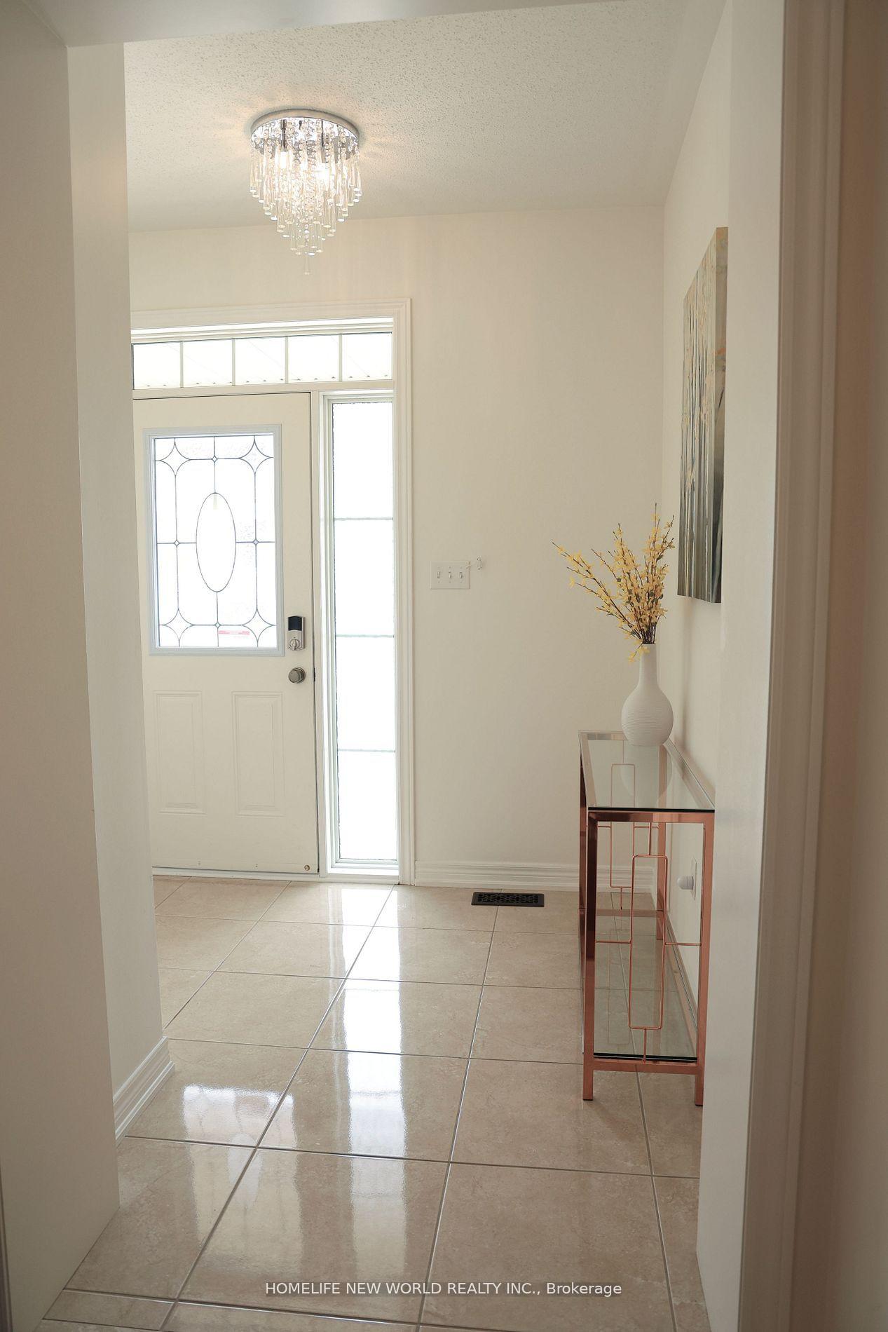 Photo 3 of 55 Frederick Stamm Crescent, Markham, Berczy — HOMEH