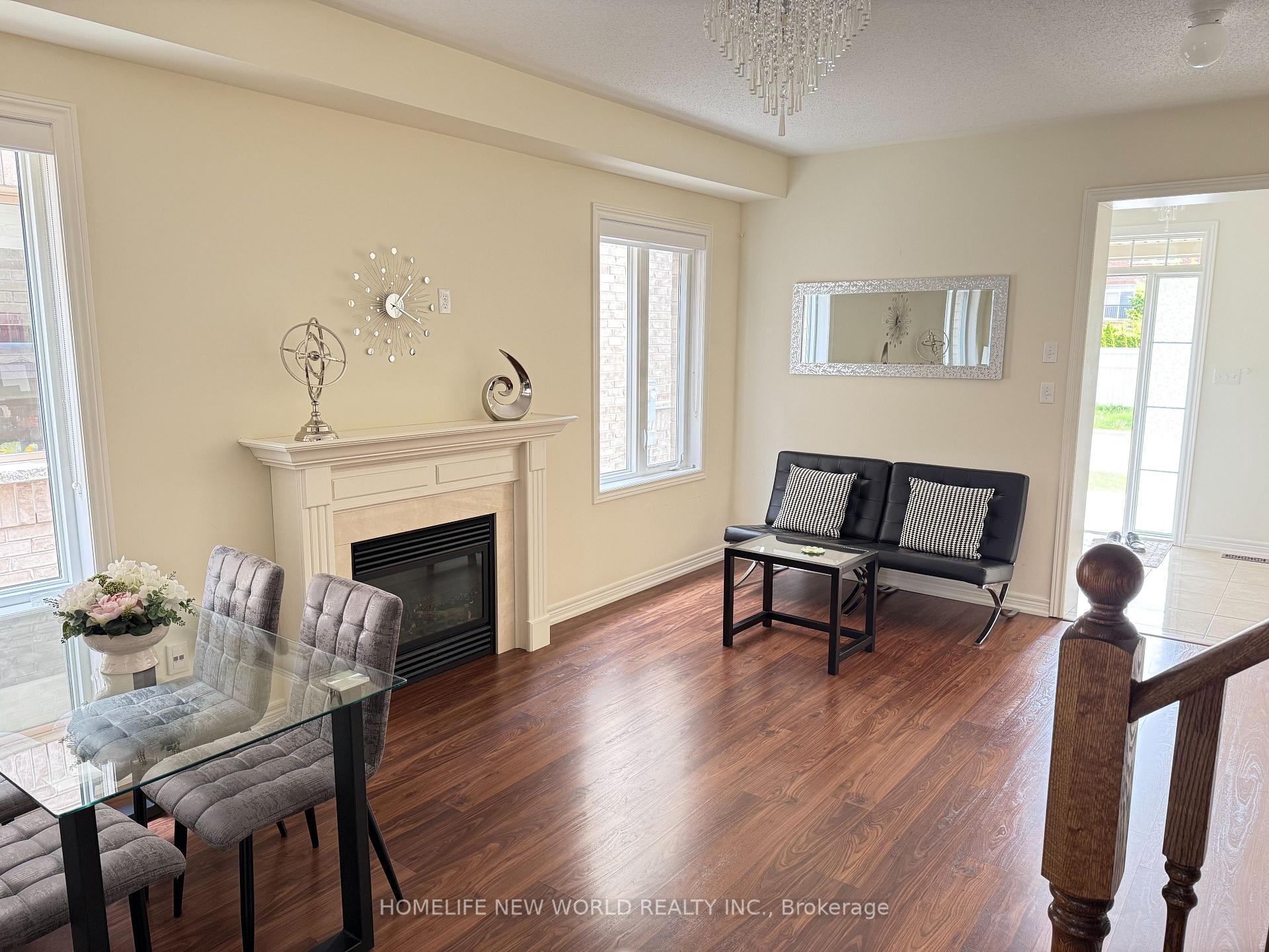 Photo 5 of 55 Frederick Stamm Crescent, Markham, Berczy — HOMEH