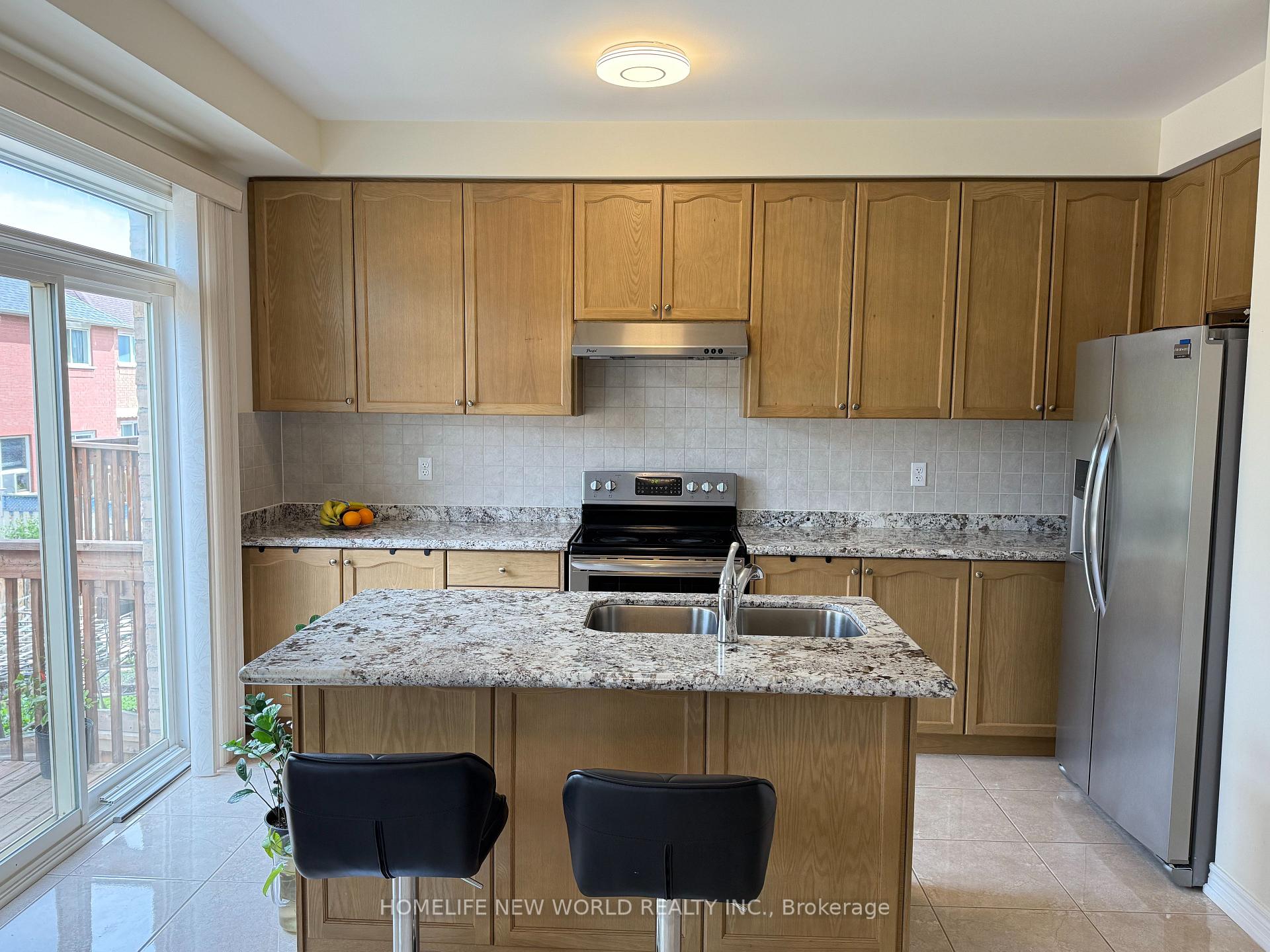 Photo 10 of 55 Frederick Stamm Crescent, Markham, Berczy — HOMEH