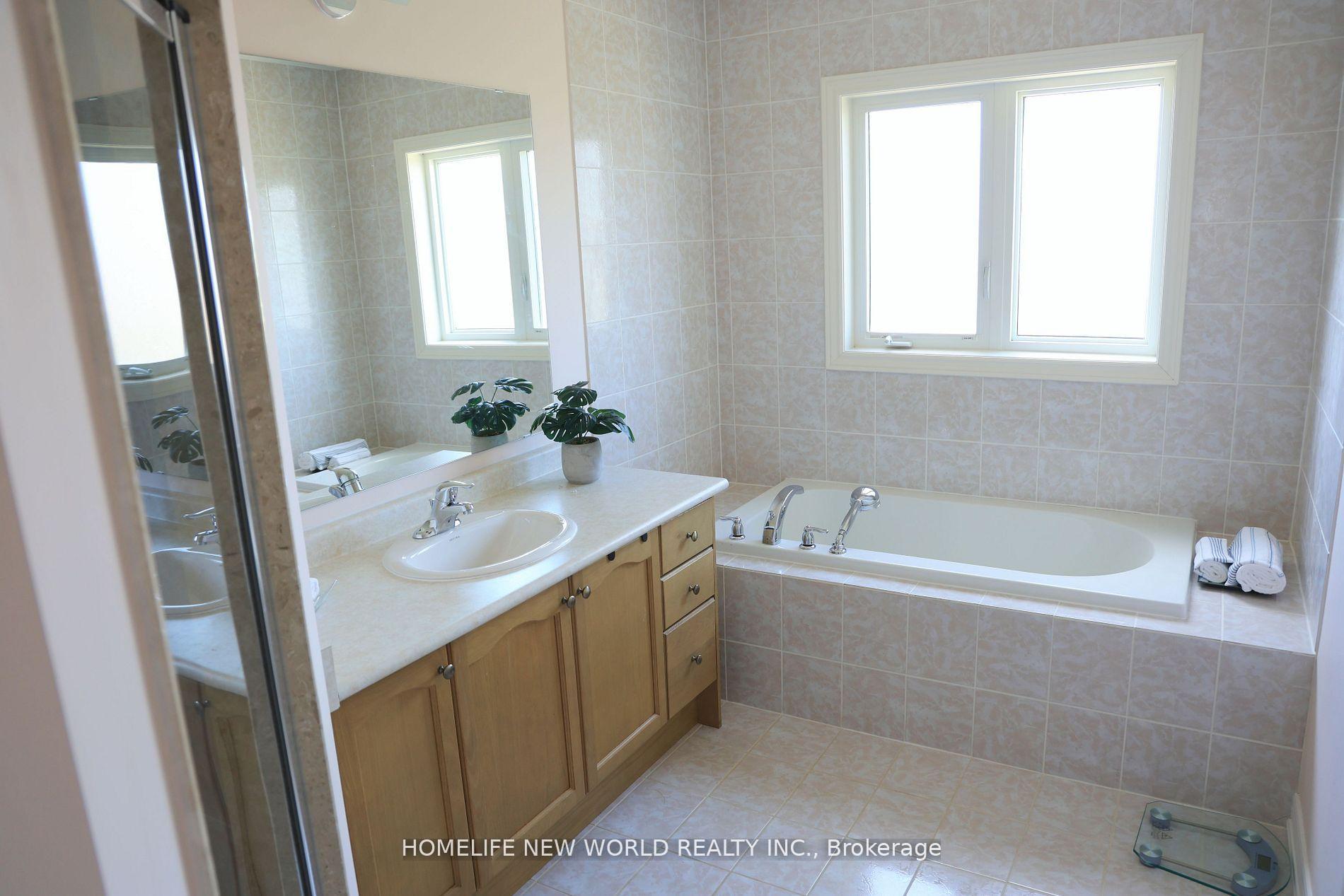 Photo 17 of 55 Frederick Stamm Crescent, Markham, Berczy — HOMEH