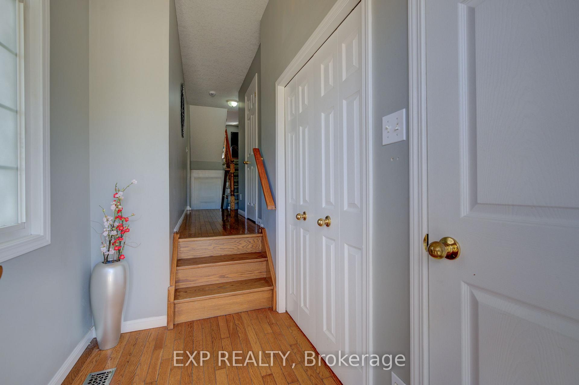 Photo 5 of 196 Windflower Drive, Kitchener — HOMEH