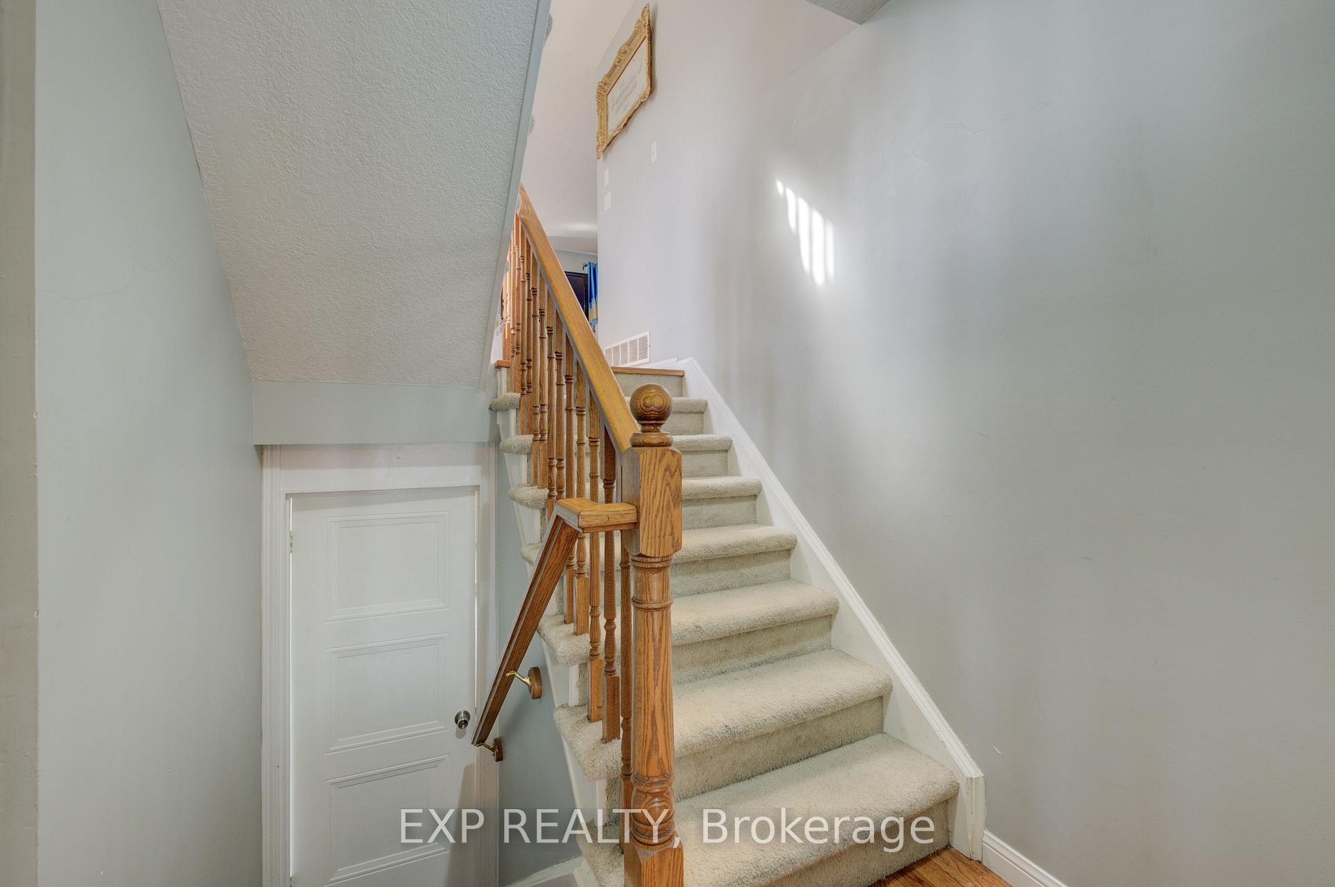 Photo 6 of 196 Windflower Drive, Kitchener — HOMEH