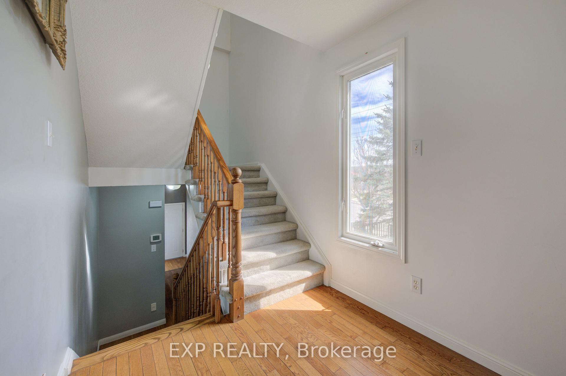 Photo 33 of 196 Windflower Drive, Kitchener — HOMEH