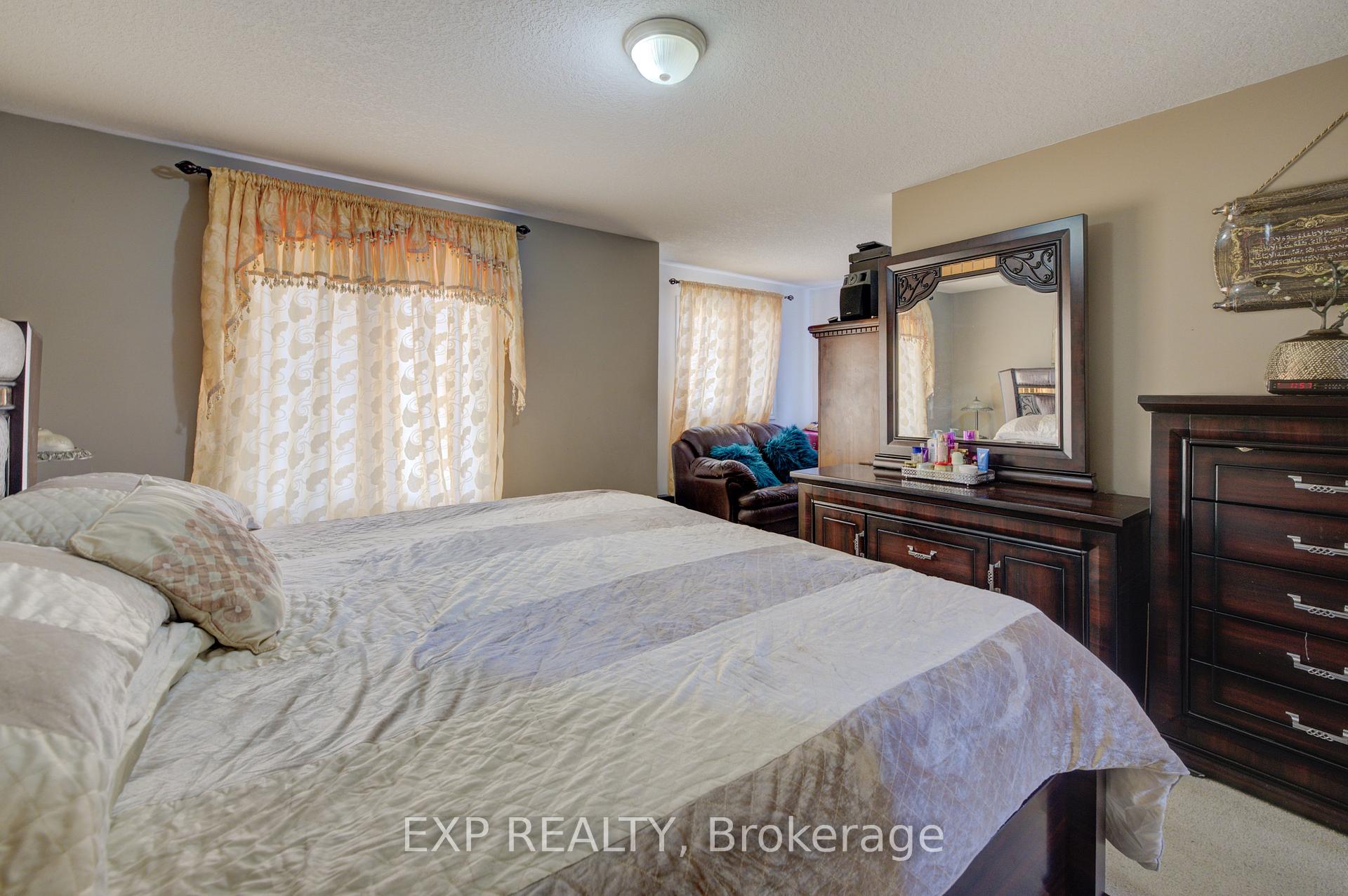 Photo 36 of 196 Windflower Drive, Kitchener — HOMEH