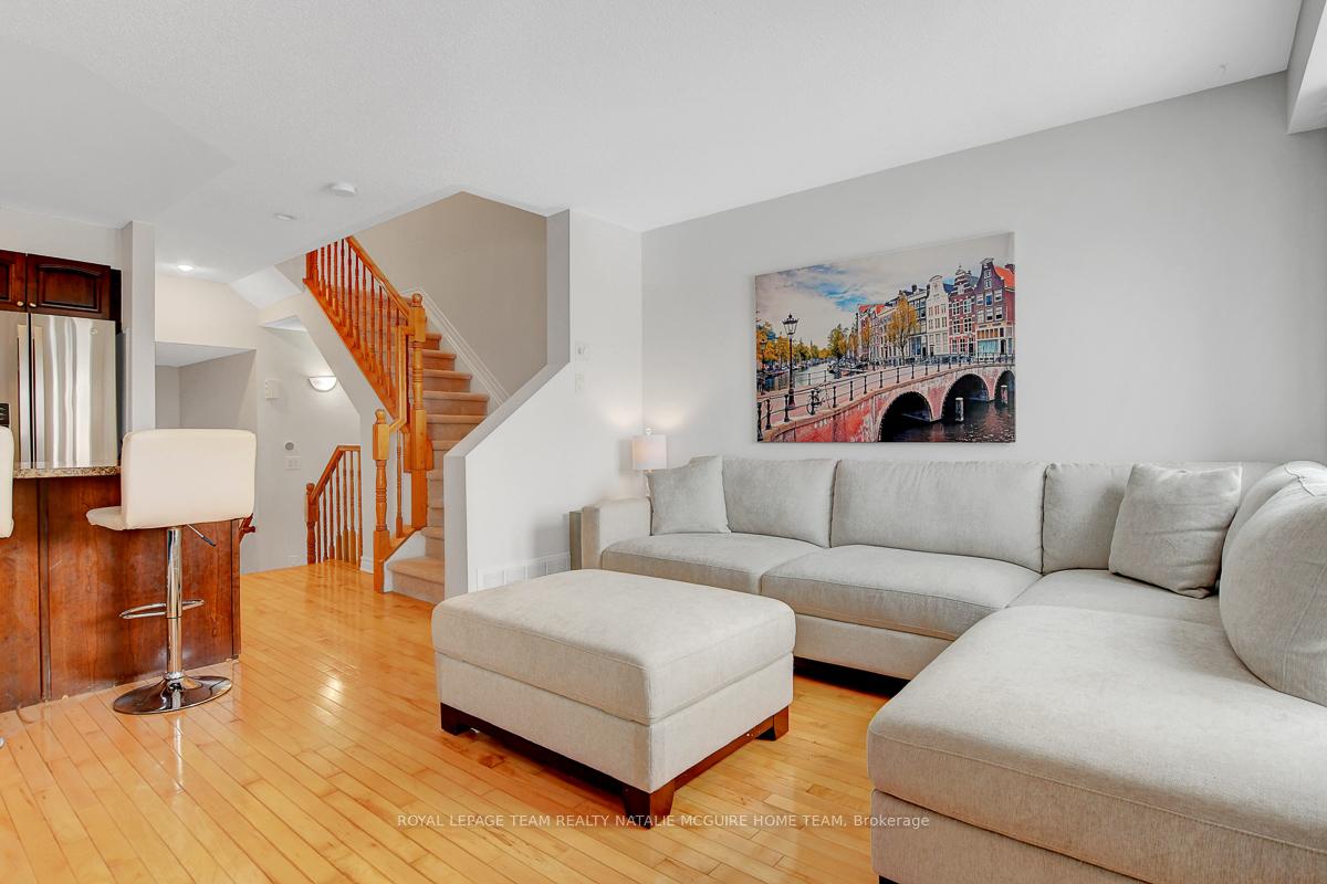 Photo 7 of 226 Catamount Court, Ottawa, Kanata - Emerald Meadows/Trailwest — HOMEH