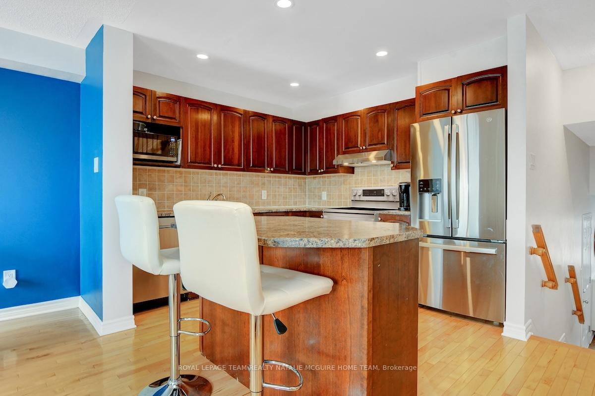 Photo 14 of 226 Catamount Court, Ottawa, Kanata - Emerald Meadows/Trailwest — HOMEH