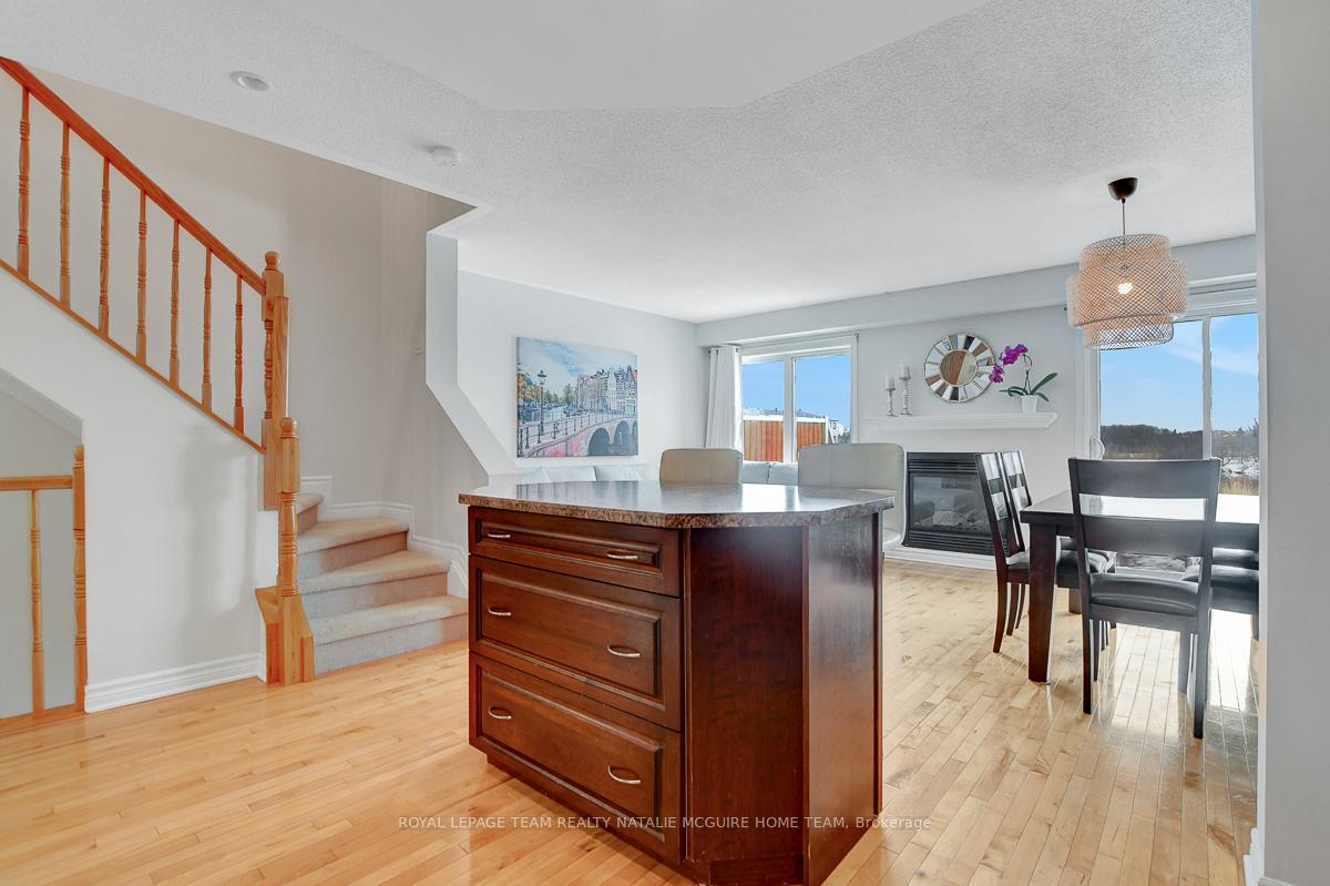 Photo 16 of 226 Catamount Court, Ottawa, Kanata - Emerald Meadows/Trailwest — HOMEH