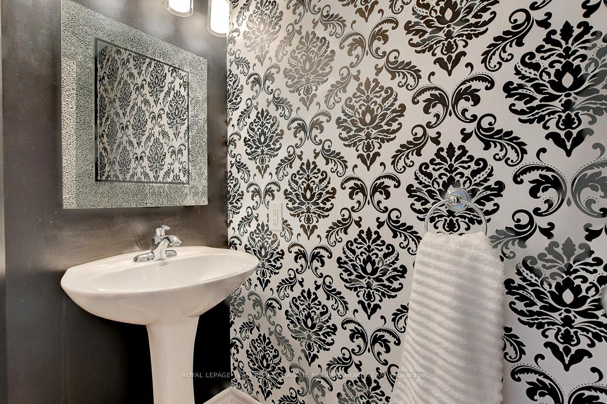 Photo 18 of 226 Catamount Court, Ottawa, Kanata - Emerald Meadows/Trailwest — HOMEH