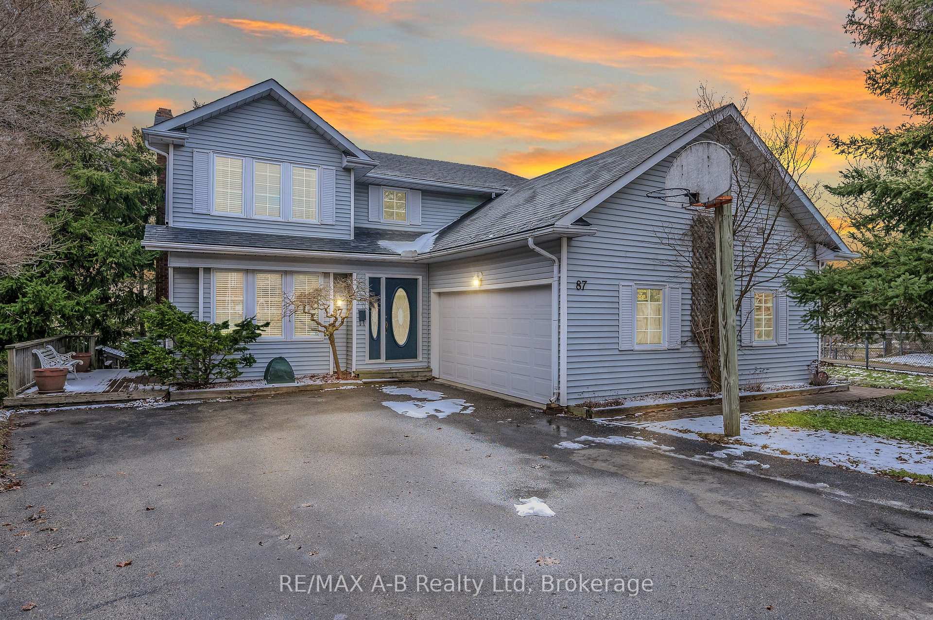 Photo 1 of 87 Lorilee Crescent, Kitchener — HOMEH