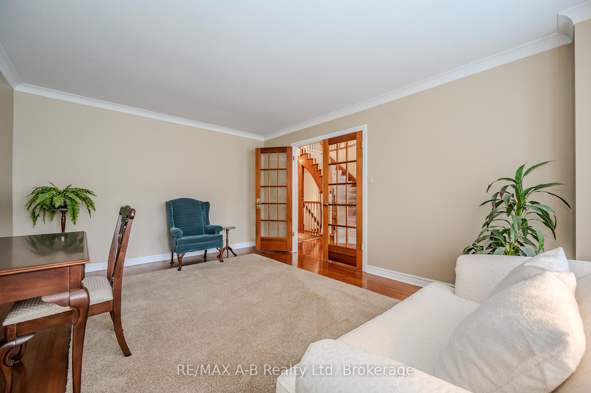 Photo 5 of 87 Lorilee Crescent, Kitchener — HOMEH