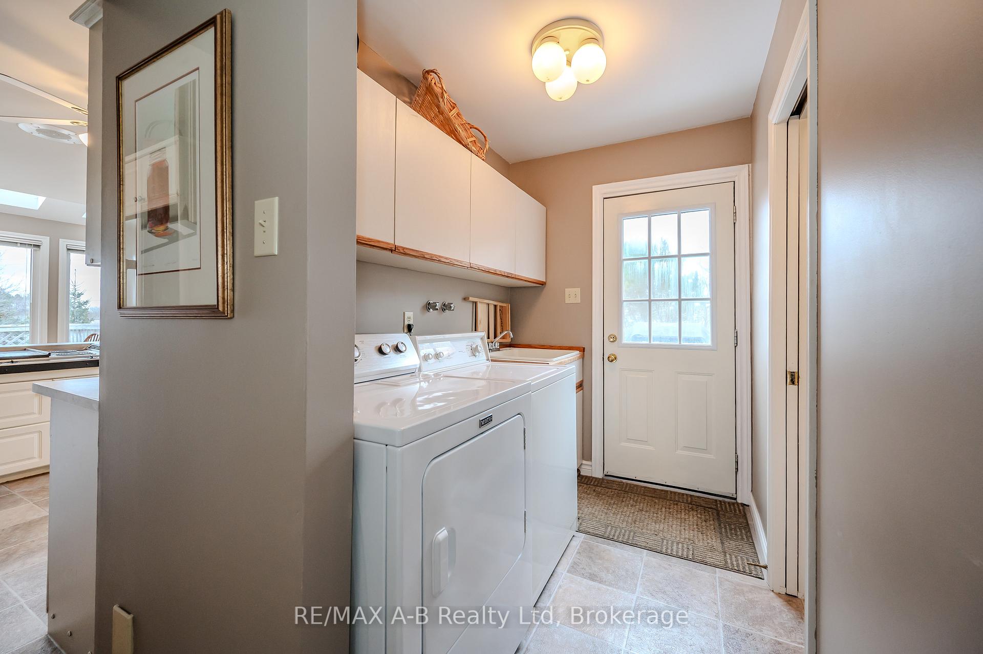 Photo 14 of 87 Lorilee Crescent, Kitchener — HOMEH