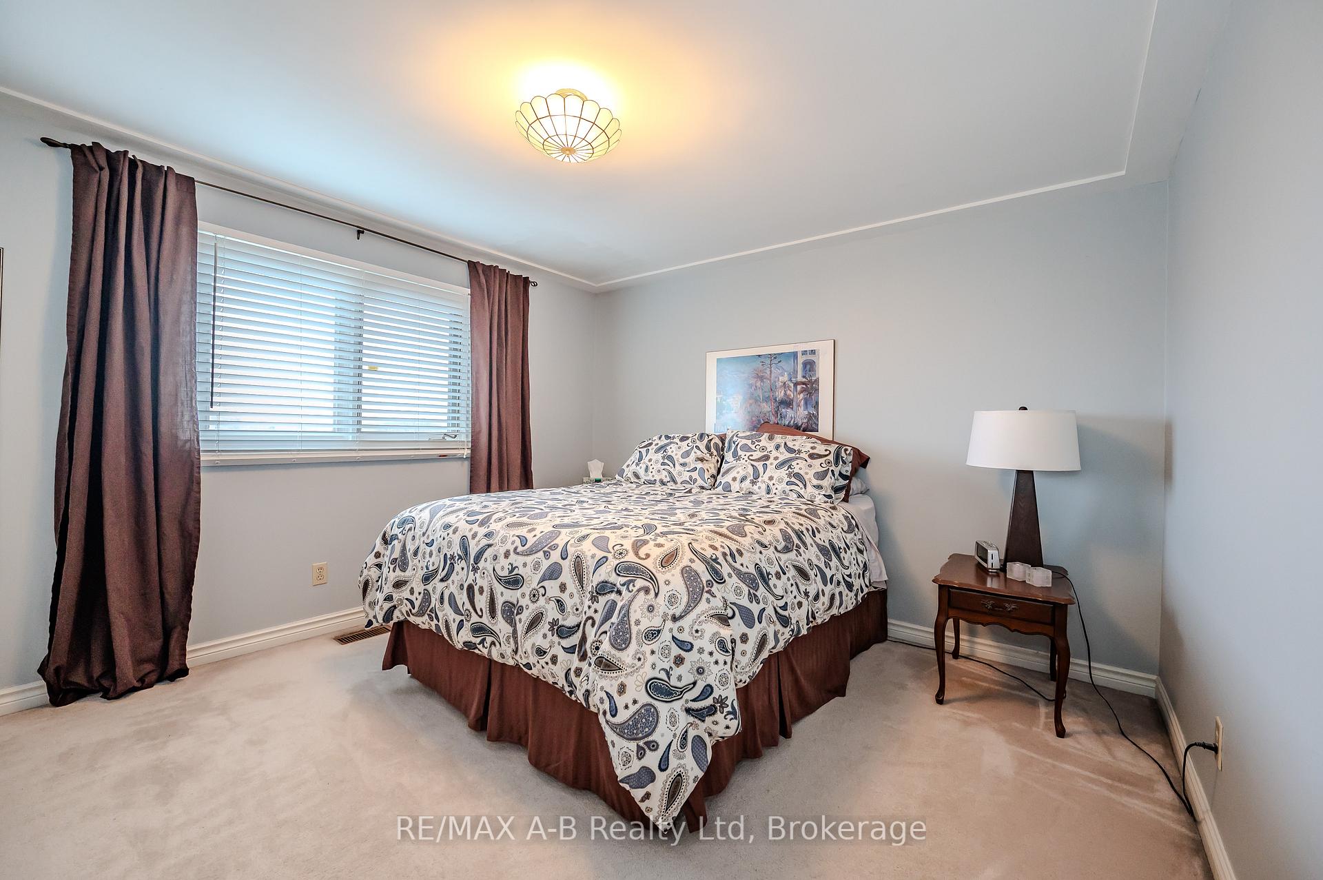 Photo 18 of 87 Lorilee Crescent, Kitchener — HOMEH