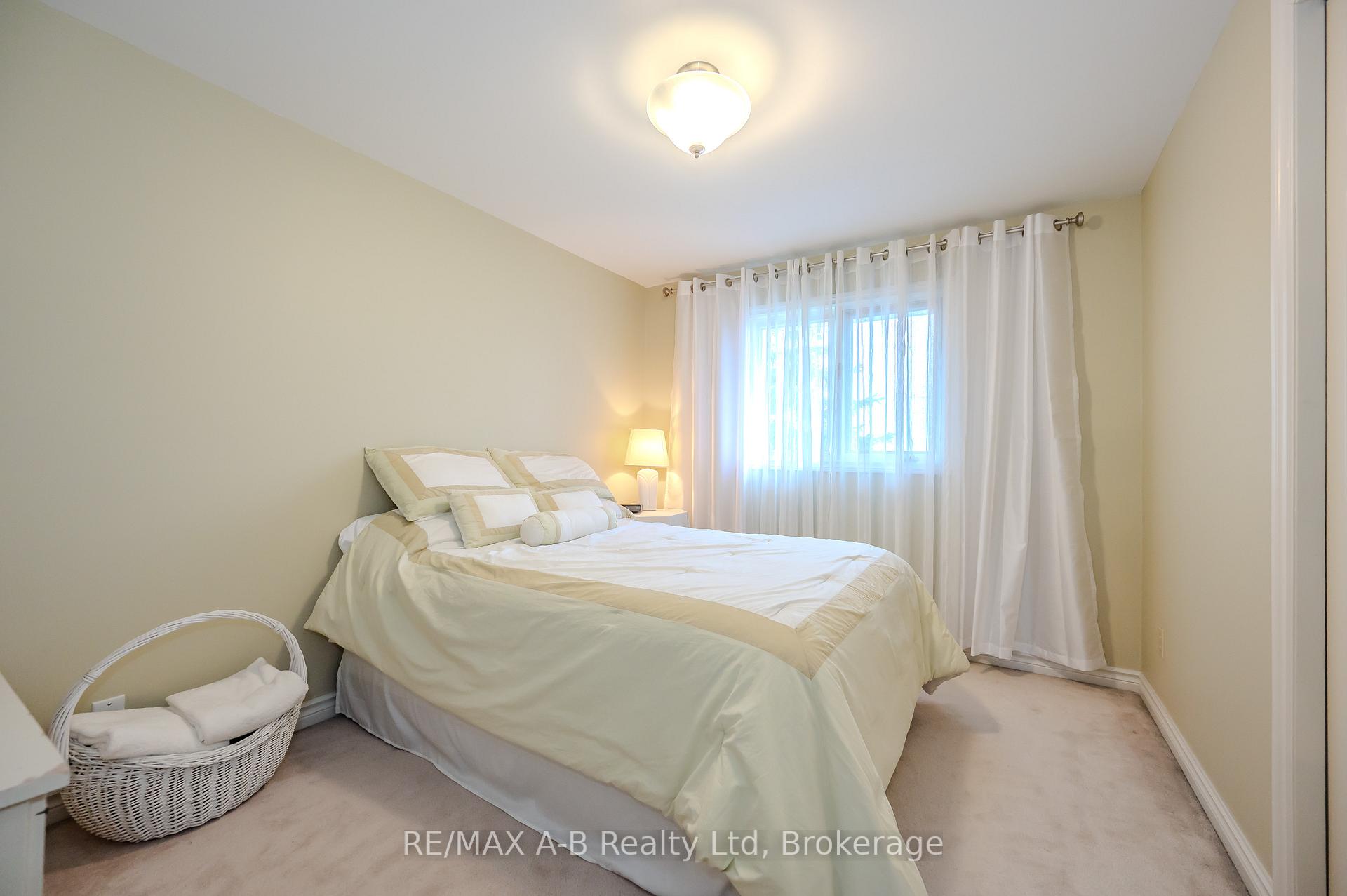 Photo 19 of 87 Lorilee Crescent, Kitchener — HOMEH