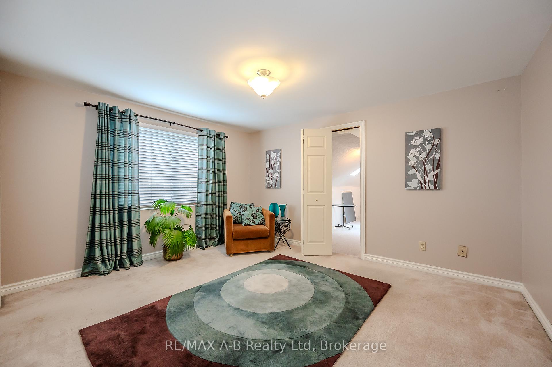 Photo 21 of 87 Lorilee Crescent, Kitchener — HOMEH