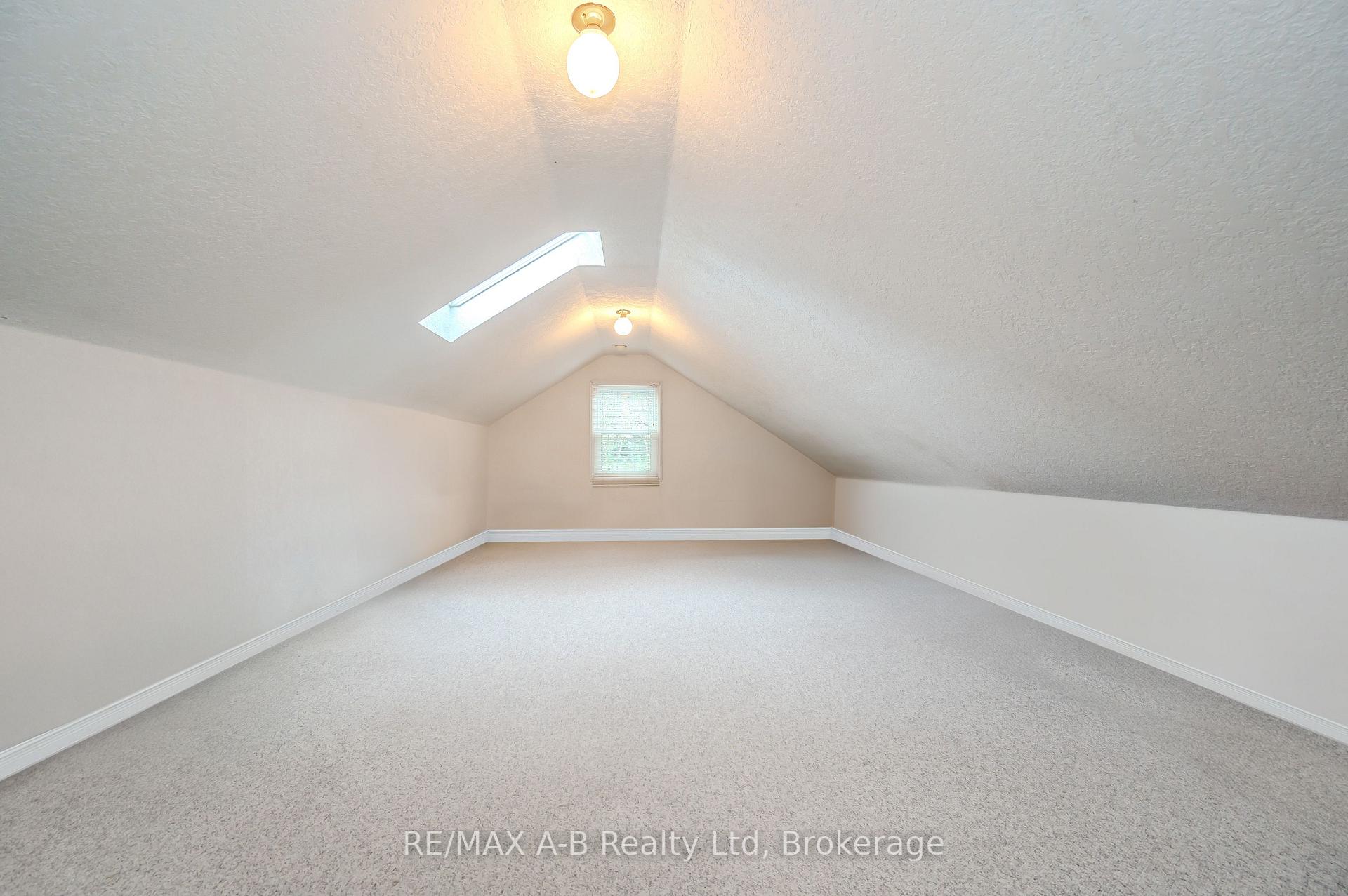 Photo 25 of 87 Lorilee Crescent, Kitchener — HOMEH