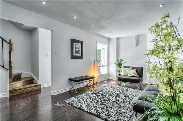 Photo 2 of Unit Upper, 9 Upton Crescent, Markham, Milliken Mills West — HOMEH