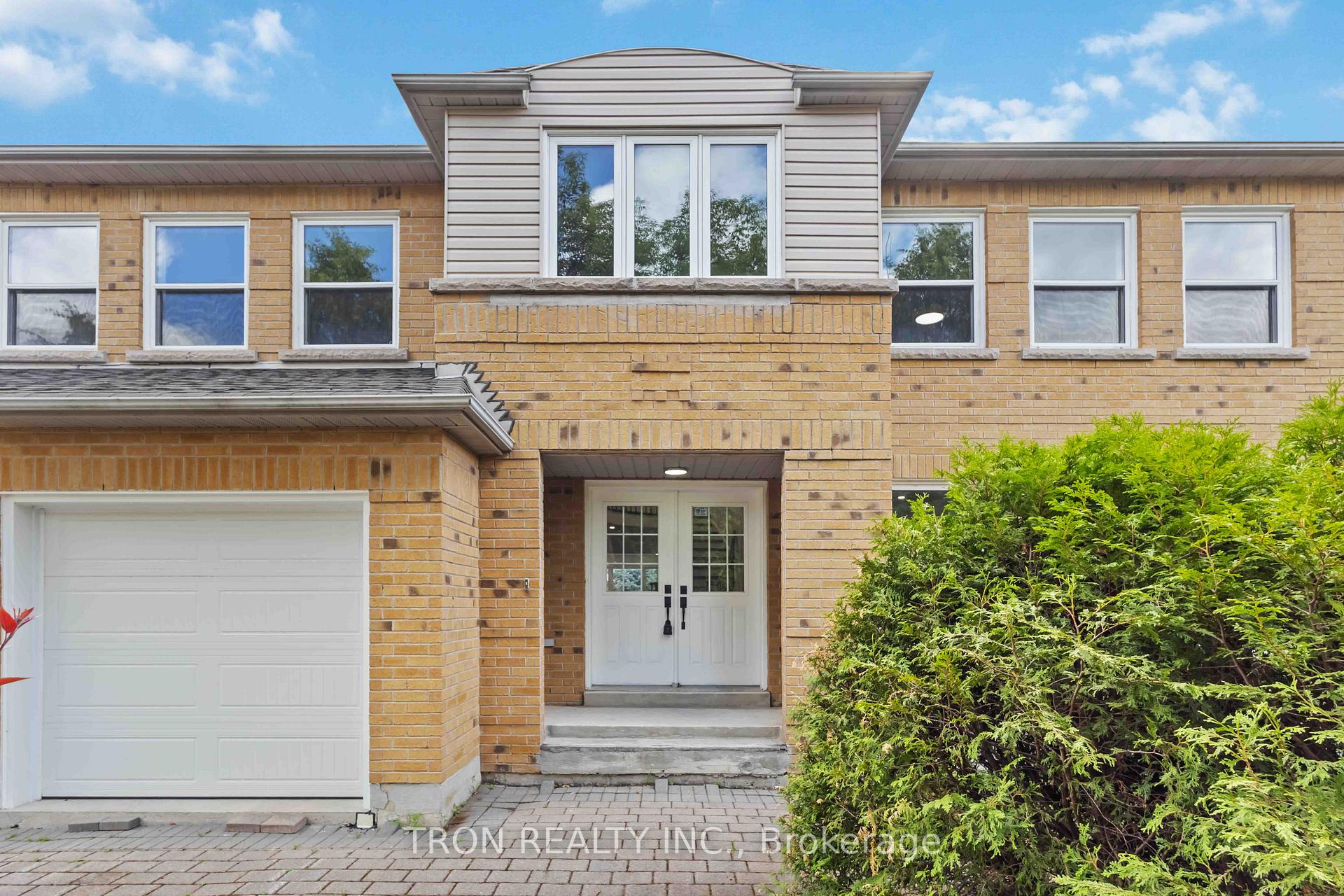 Photo 4 of 33 Guildford Circle, Markham, Unionville — HOMEH