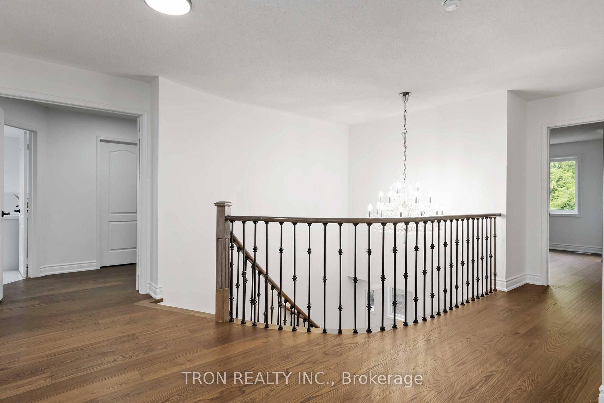 Photo 18 of 33 Guildford Circle, Markham, Unionville — HOMEH