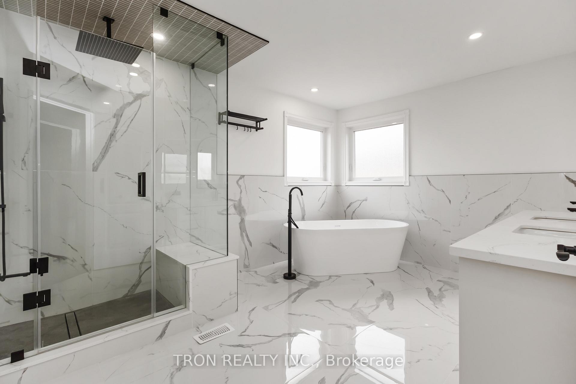 Photo 20 of 33 Guildford Circle, Markham, Unionville — HOMEH