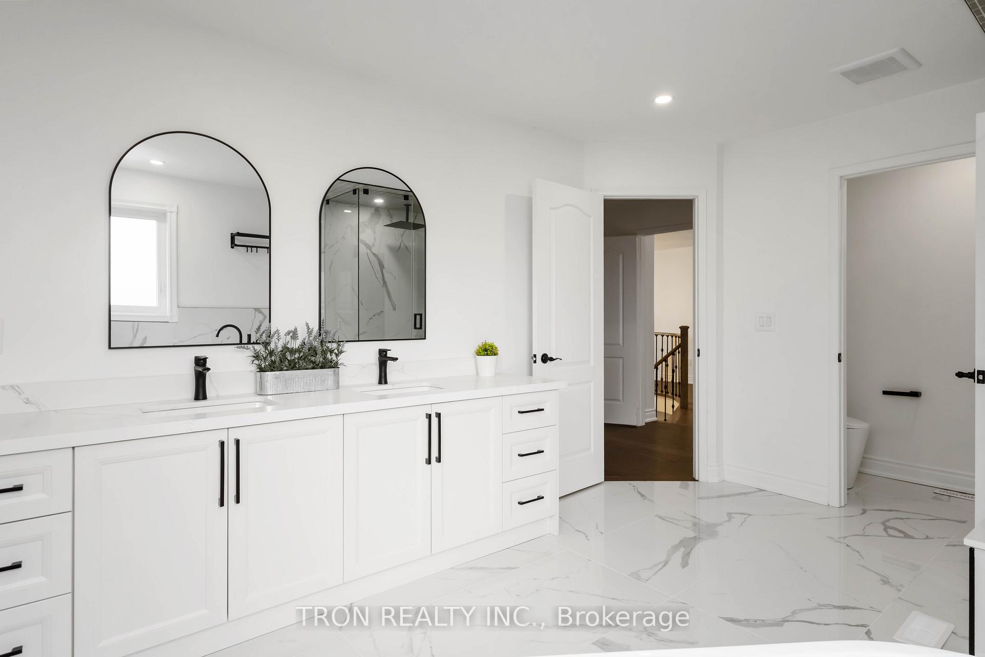 Photo 21 of 33 Guildford Circle, Markham, Unionville — HOMEH