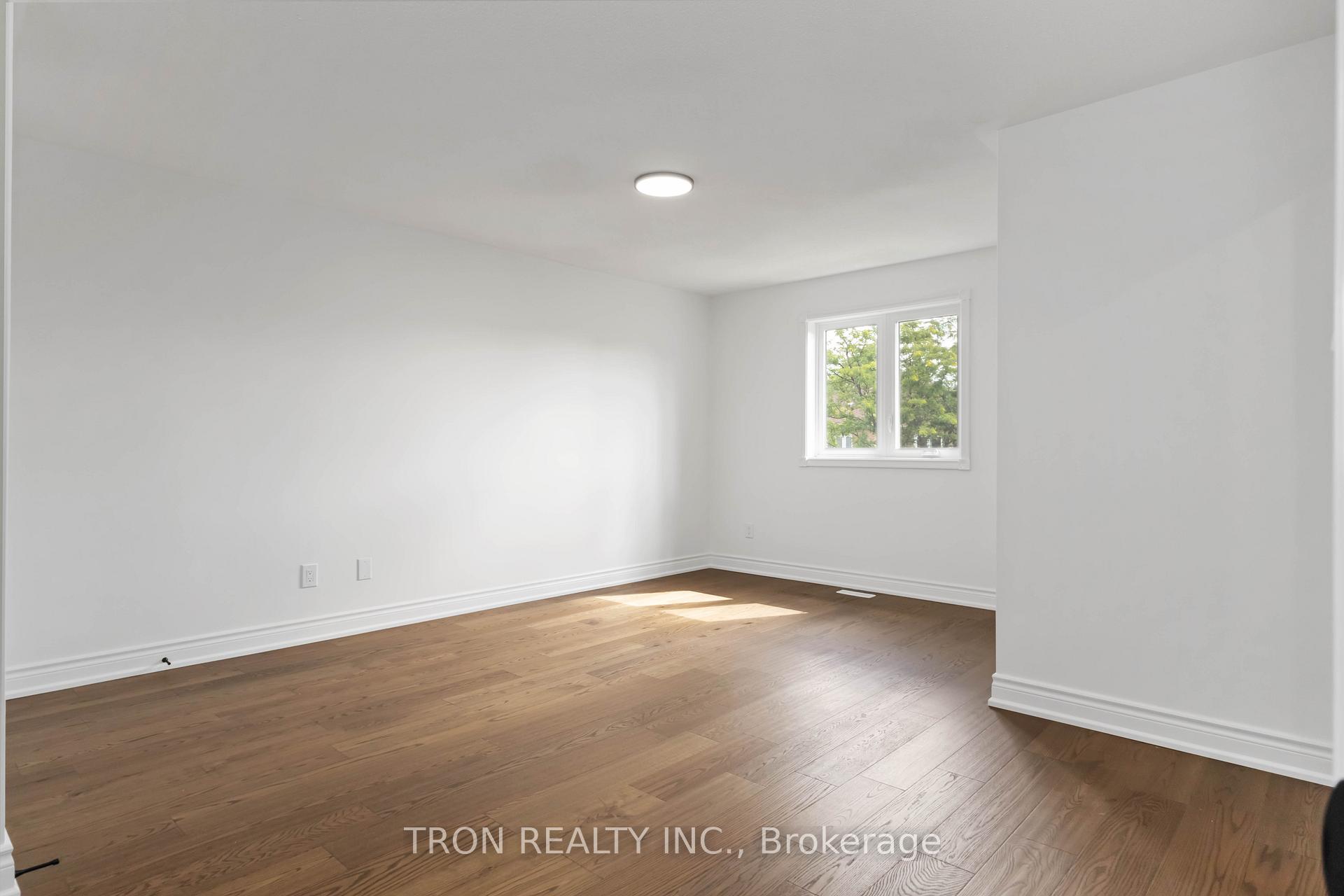 Photo 23 of 33 Guildford Circle, Markham, Unionville — HOMEH