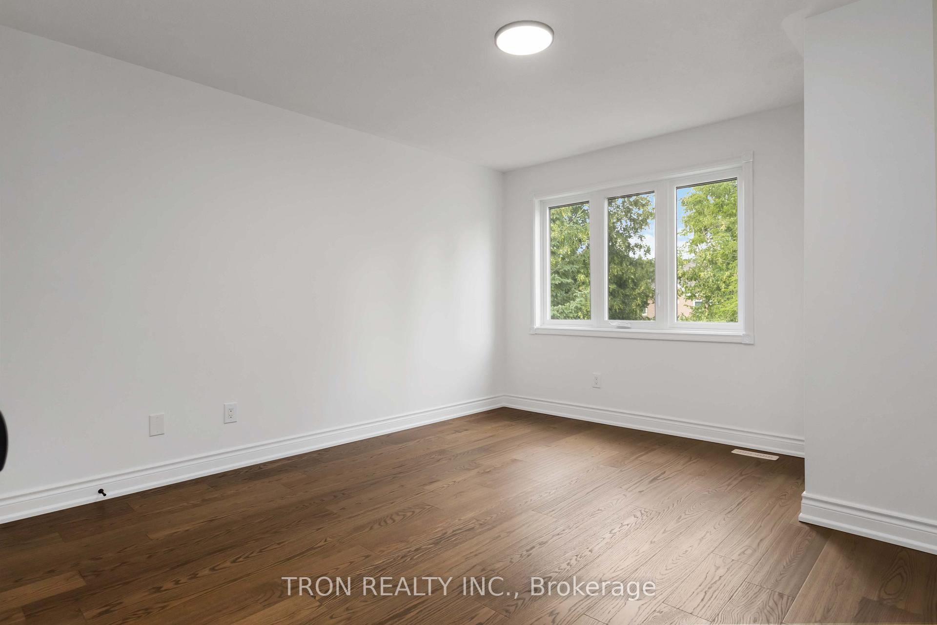 Photo 27 of 33 Guildford Circle, Markham, Unionville — HOMEH