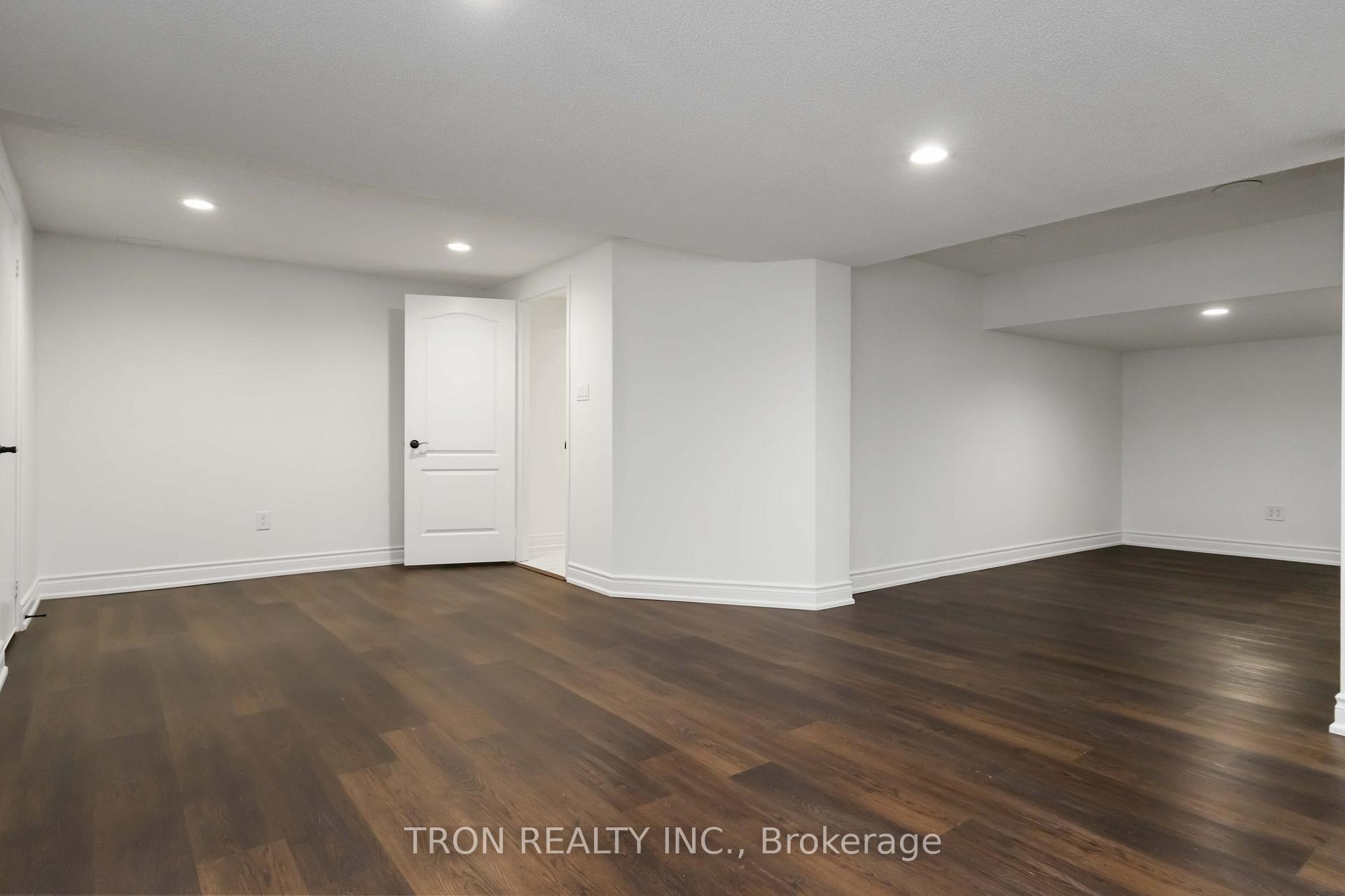 Photo 29 of 33 Guildford Circle, Markham, Unionville — HOMEH