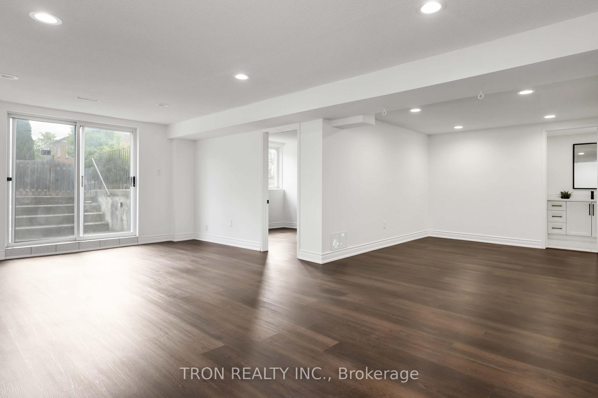 Photo 33 of 33 Guildford Circle, Markham, Unionville — HOMEH