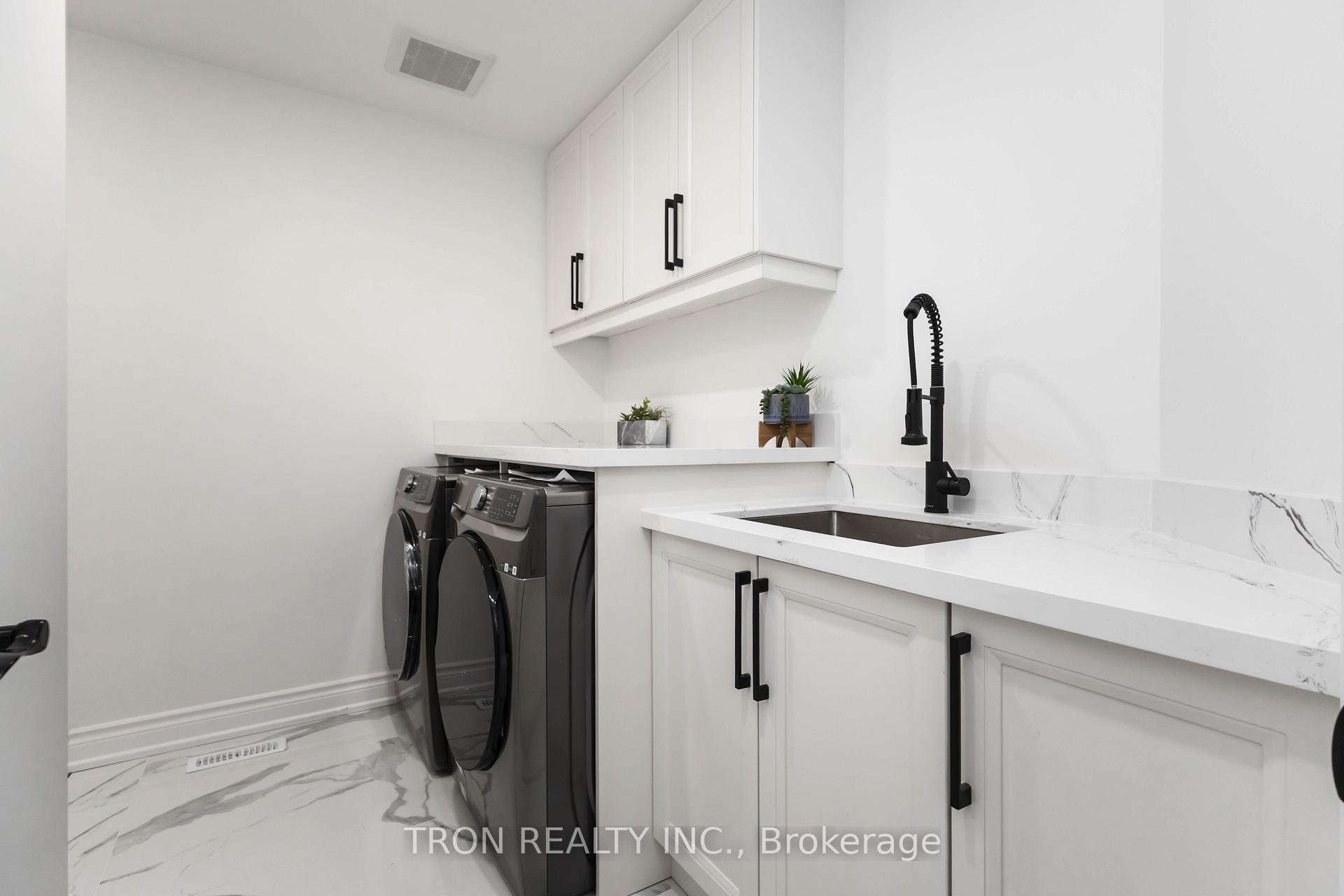 Photo 36 of 33 Guildford Circle, Markham, Unionville — HOMEH