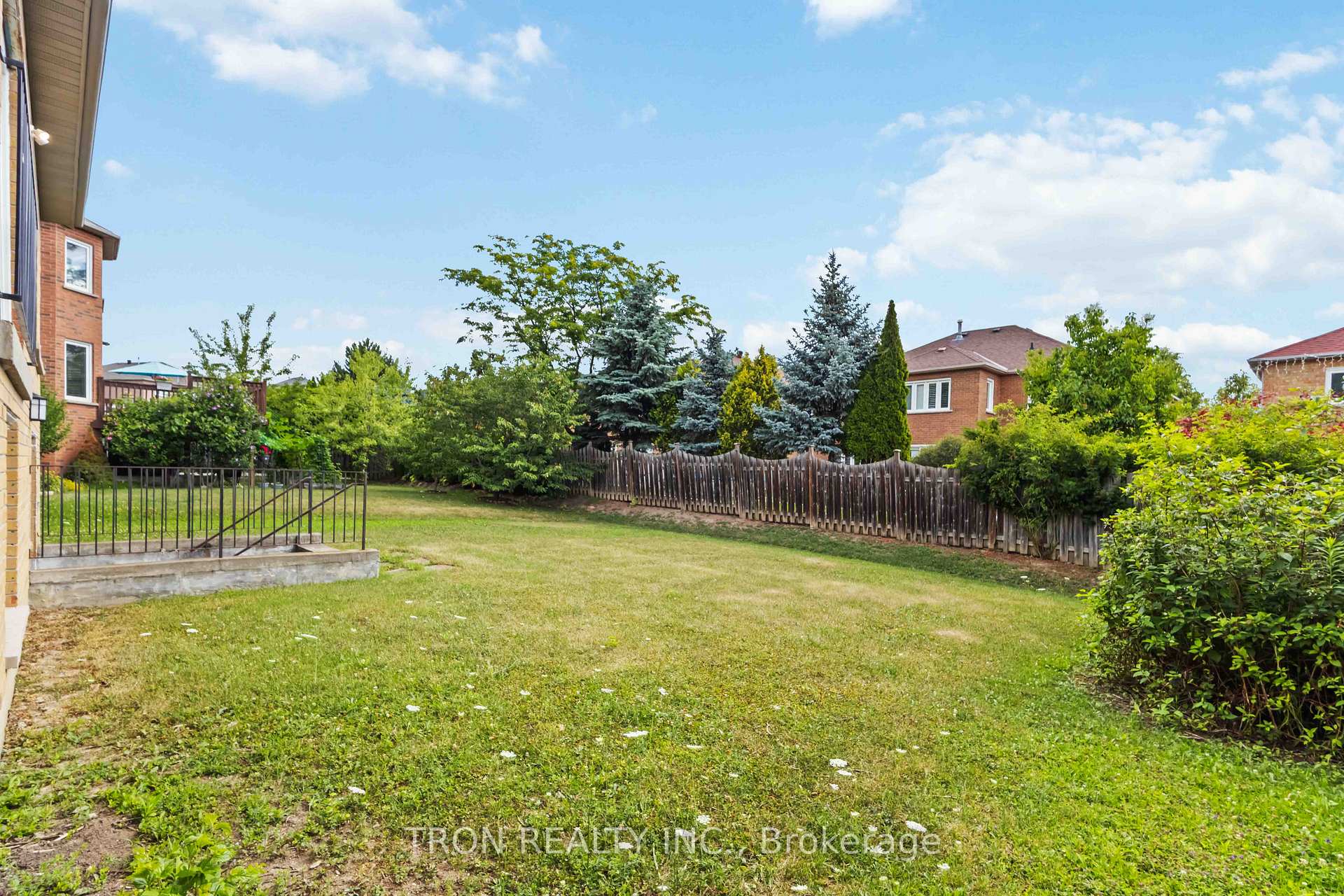 Photo 38 of 33 Guildford Circle, Markham, Unionville — HOMEH