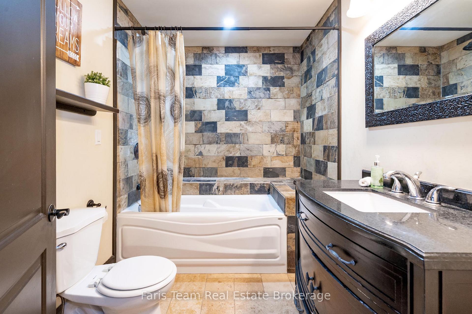 Photo 11 of 517 Queen Street, Midland — HOMEH