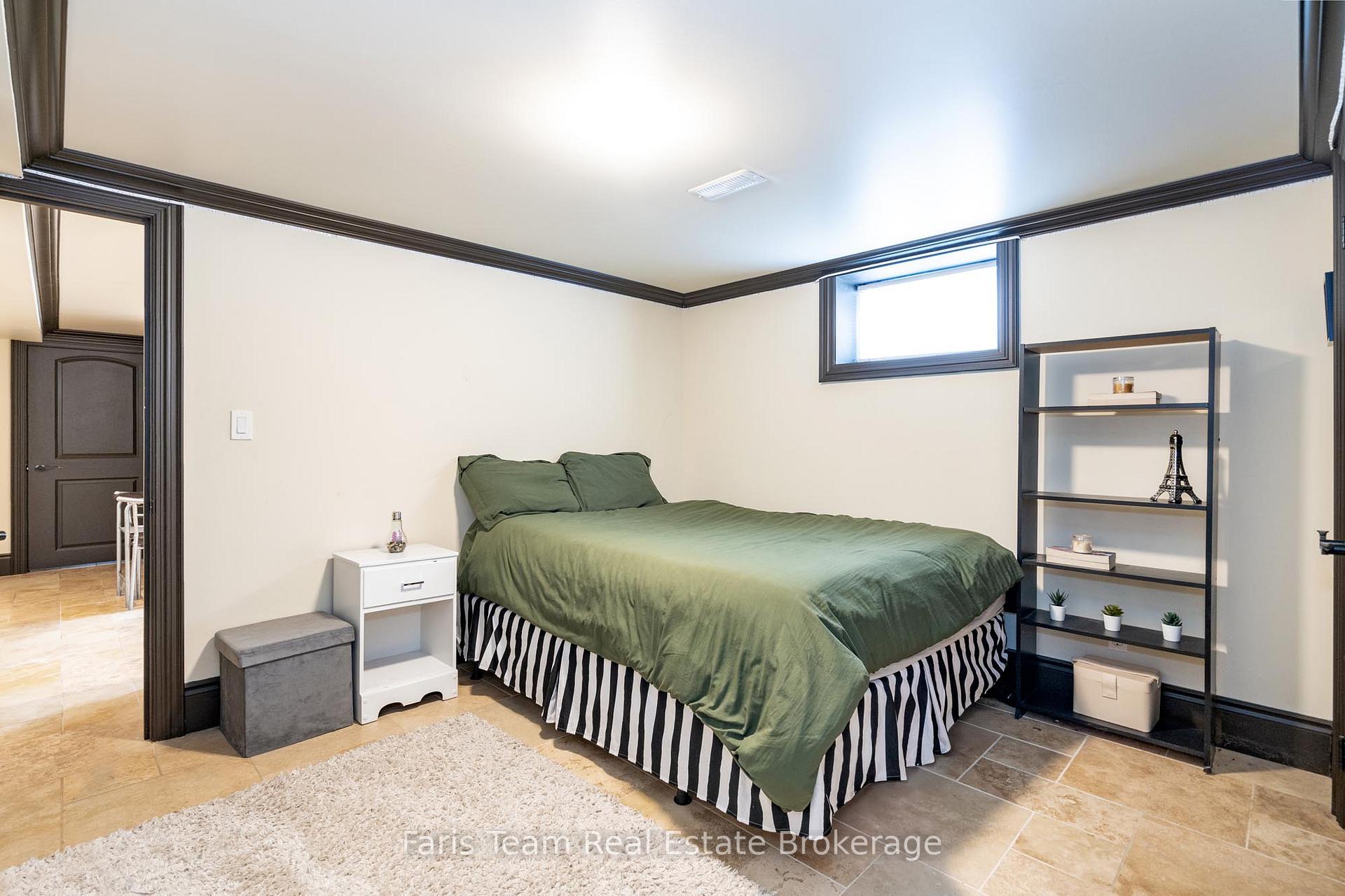 Photo 15 of 517 Queen Street, Midland — HOMEH