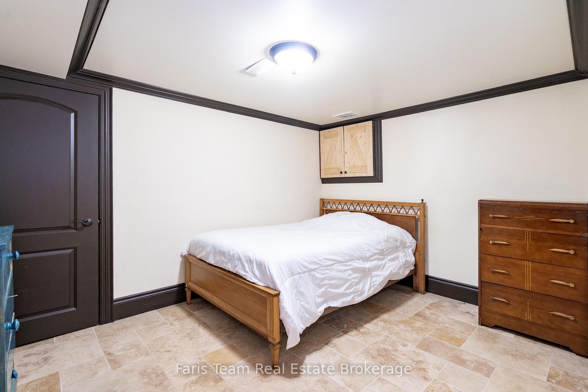 Photo 16 of 517 Queen Street, Midland — HOMEH