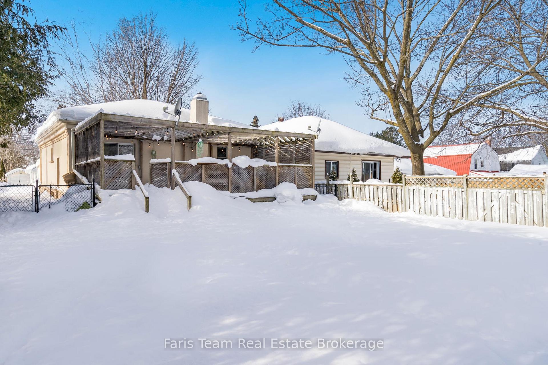 Photo 19 of 517 Queen Street, Midland — HOMEH