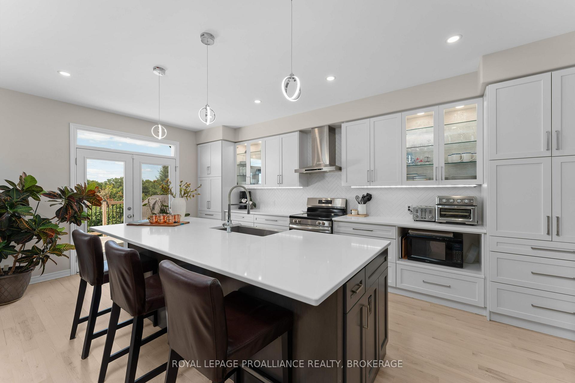 Photo 12 of 1713 Executive Avenue, Kingston, City Northwest — HOMEH