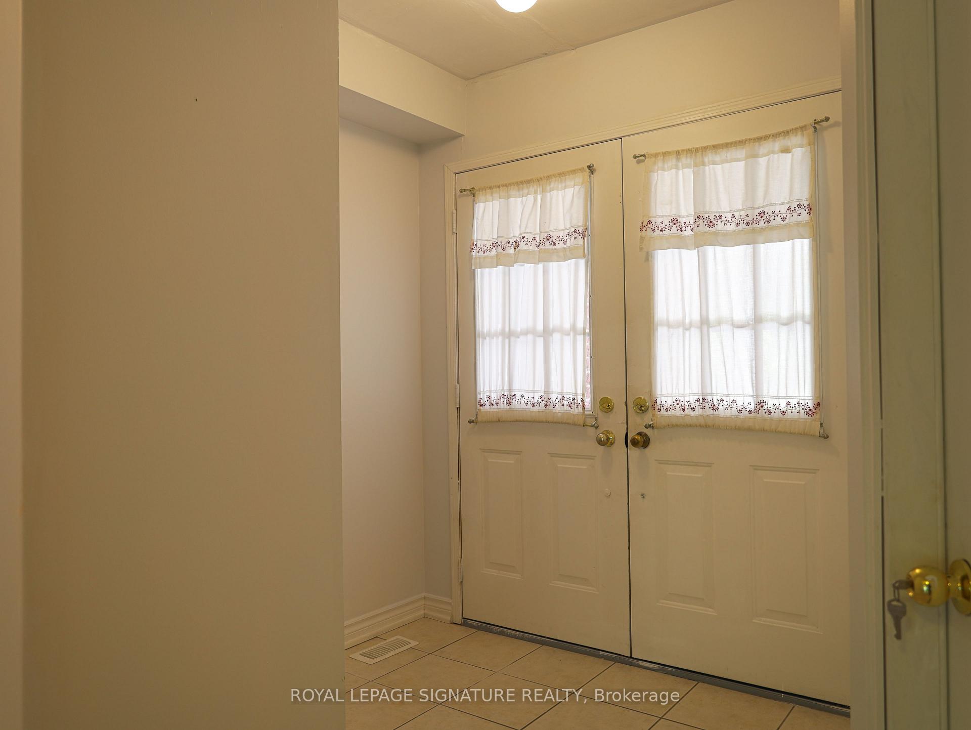Photo 4 of 48 Billingsley Crescent, Markham, Cedarwood — HOMEH