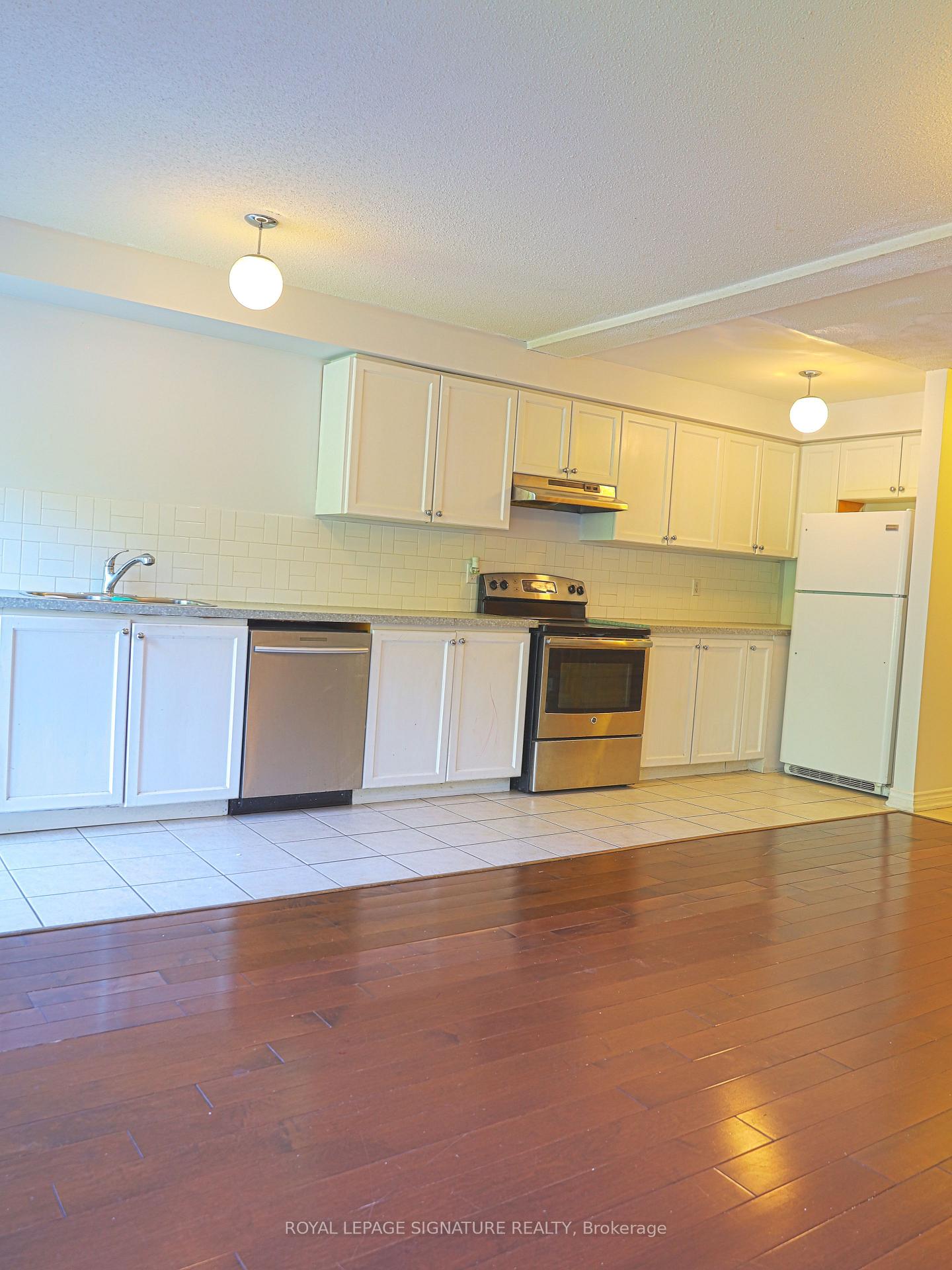 Photo 8 of 48 Billingsley Crescent, Markham, Cedarwood — HOMEH