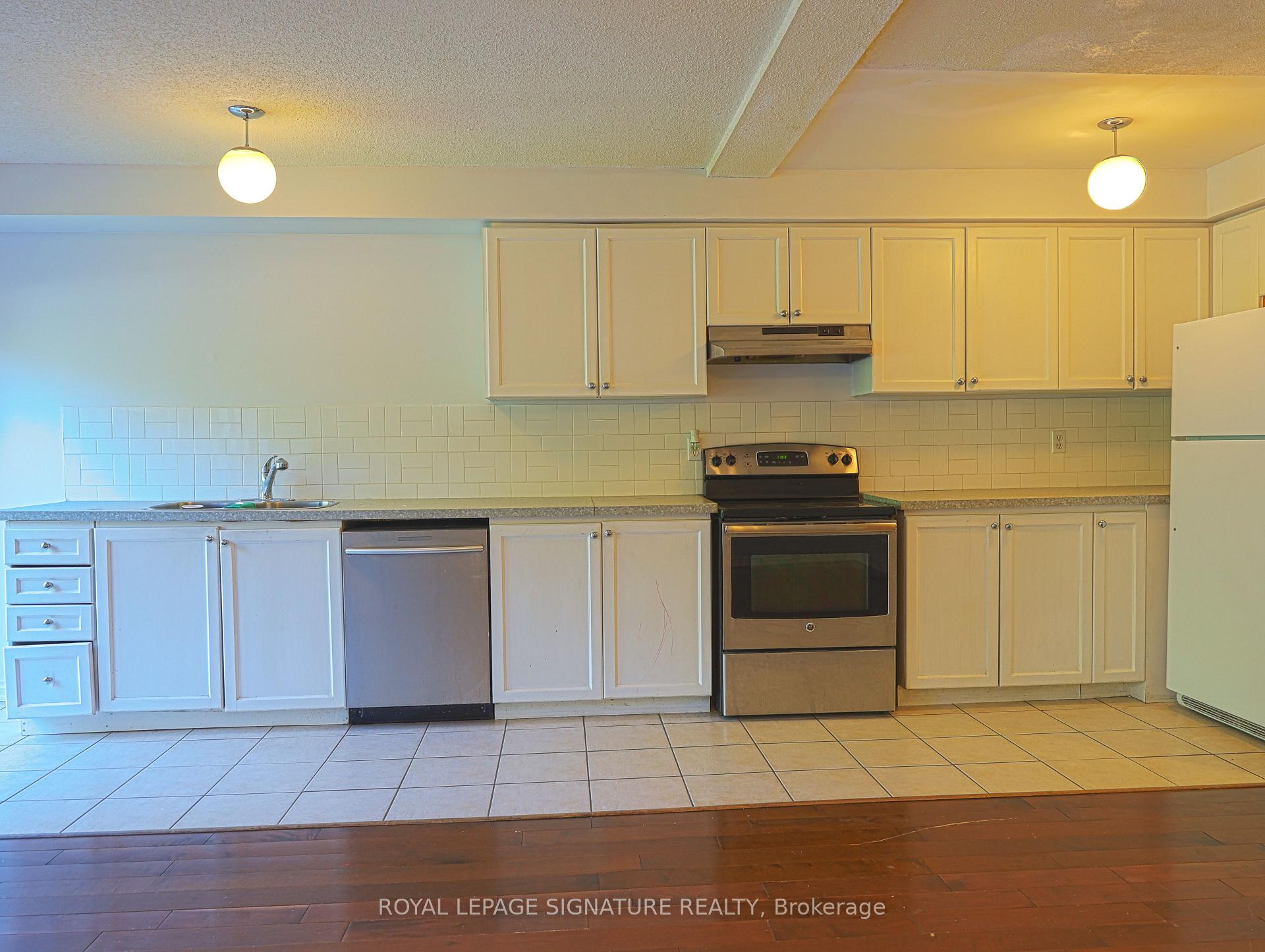 Photo 9 of 48 Billingsley Crescent, Markham, Cedarwood — HOMEH