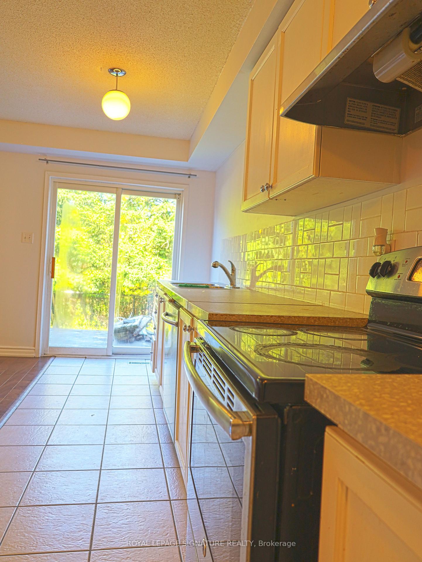Photo 10 of 48 Billingsley Crescent, Markham, Cedarwood — HOMEH