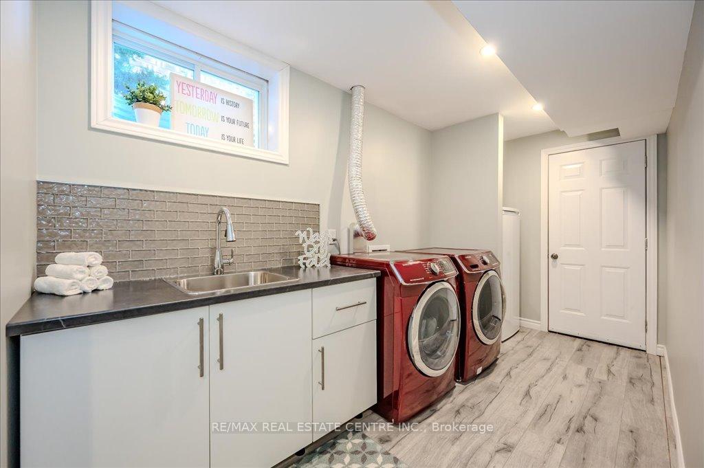 Photo 8 of 932 Eden Oak Court, Kitchener — HOMEH