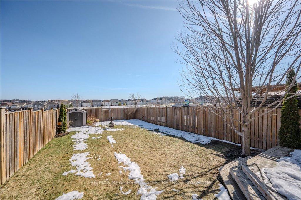Photo 10 of 932 Eden Oak Court, Kitchener — HOMEH