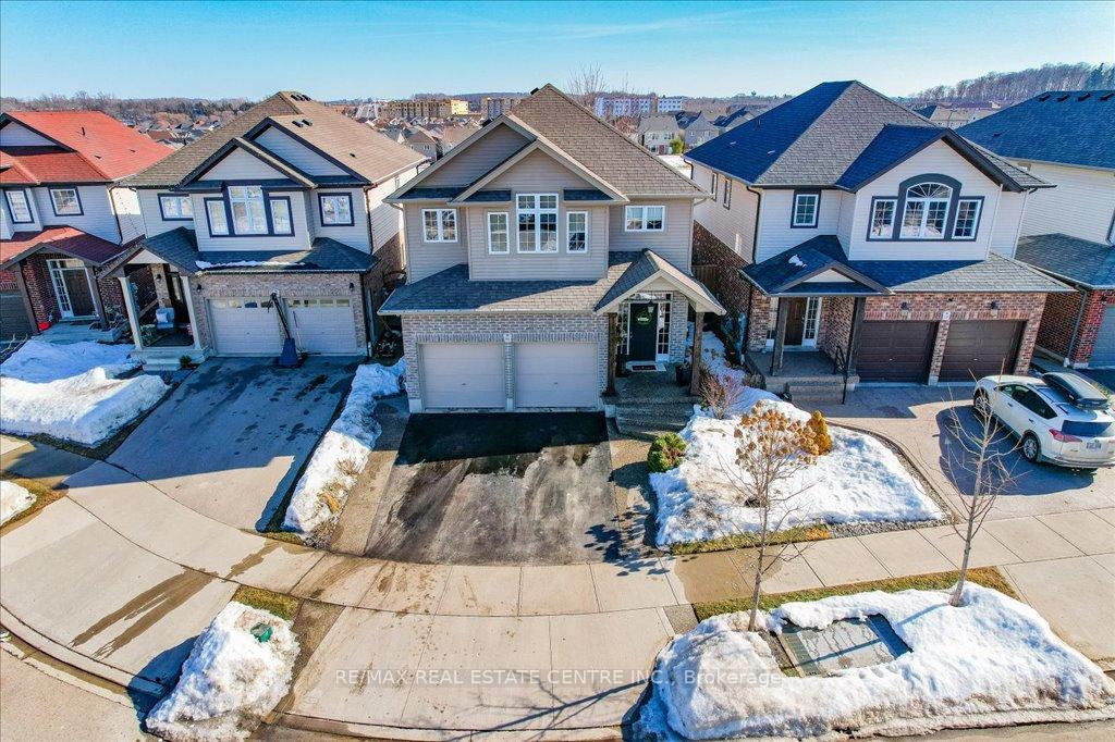 Photo 15 of 932 Eden Oak Court, Kitchener — HOMEH