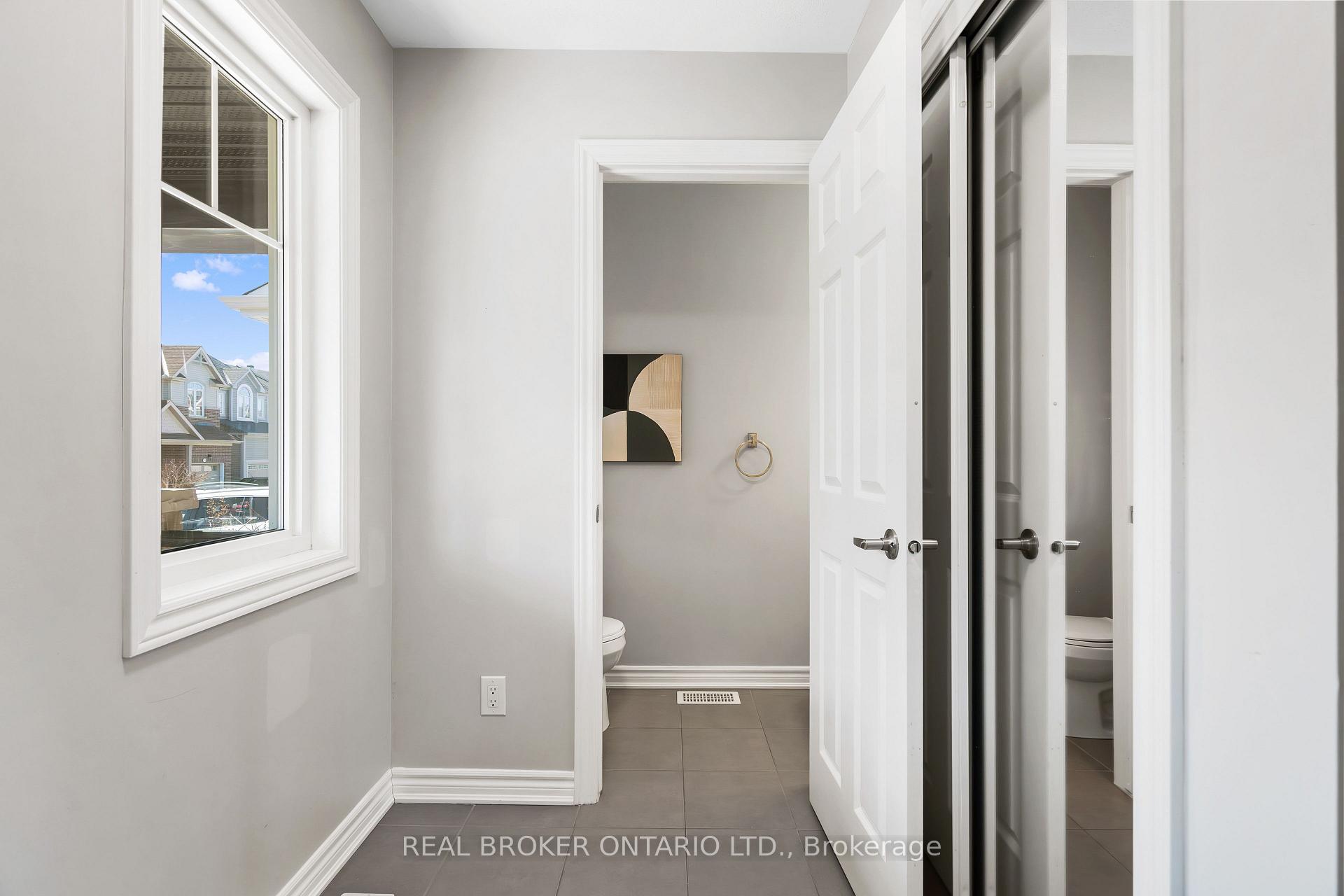 Photo 4 of 256 Rivertree Street, Ottawa, Kanata - Emerald Meadows/Trailwest — HOMEH