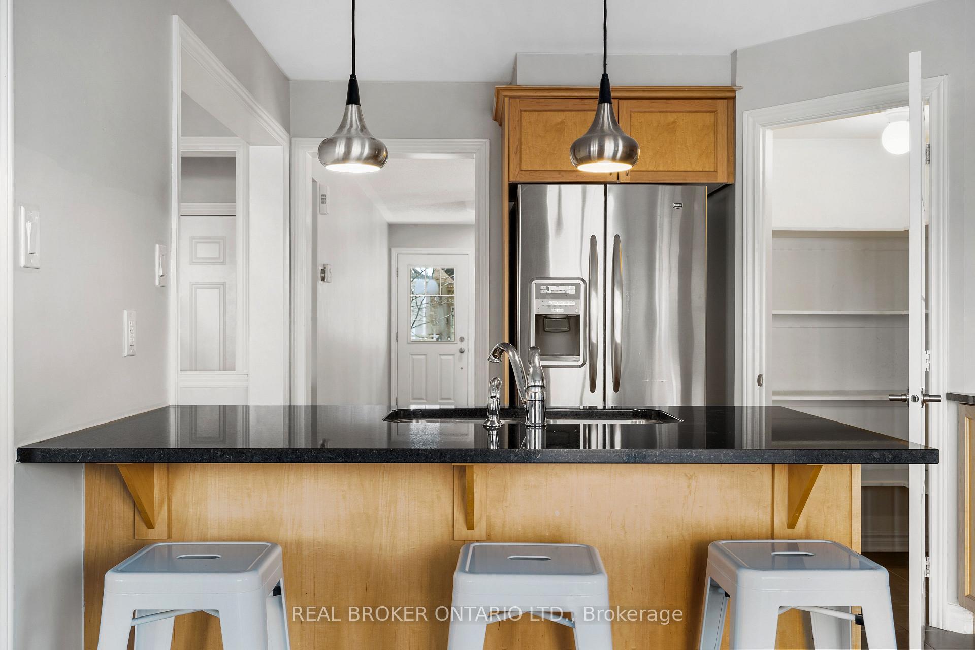 Photo 11 of 256 Rivertree Street, Ottawa, Kanata - Emerald Meadows/Trailwest — HOMEH