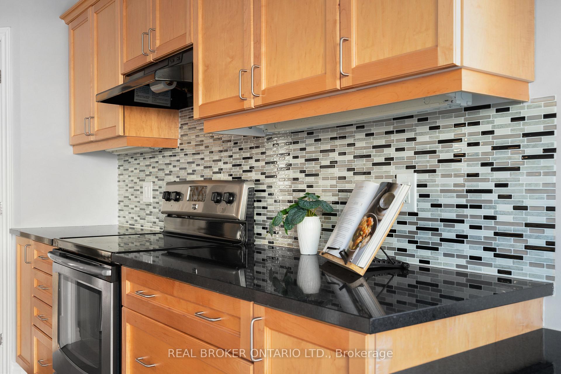 Photo 14 of 256 Rivertree Street, Ottawa, Kanata - Emerald Meadows/Trailwest — HOMEH