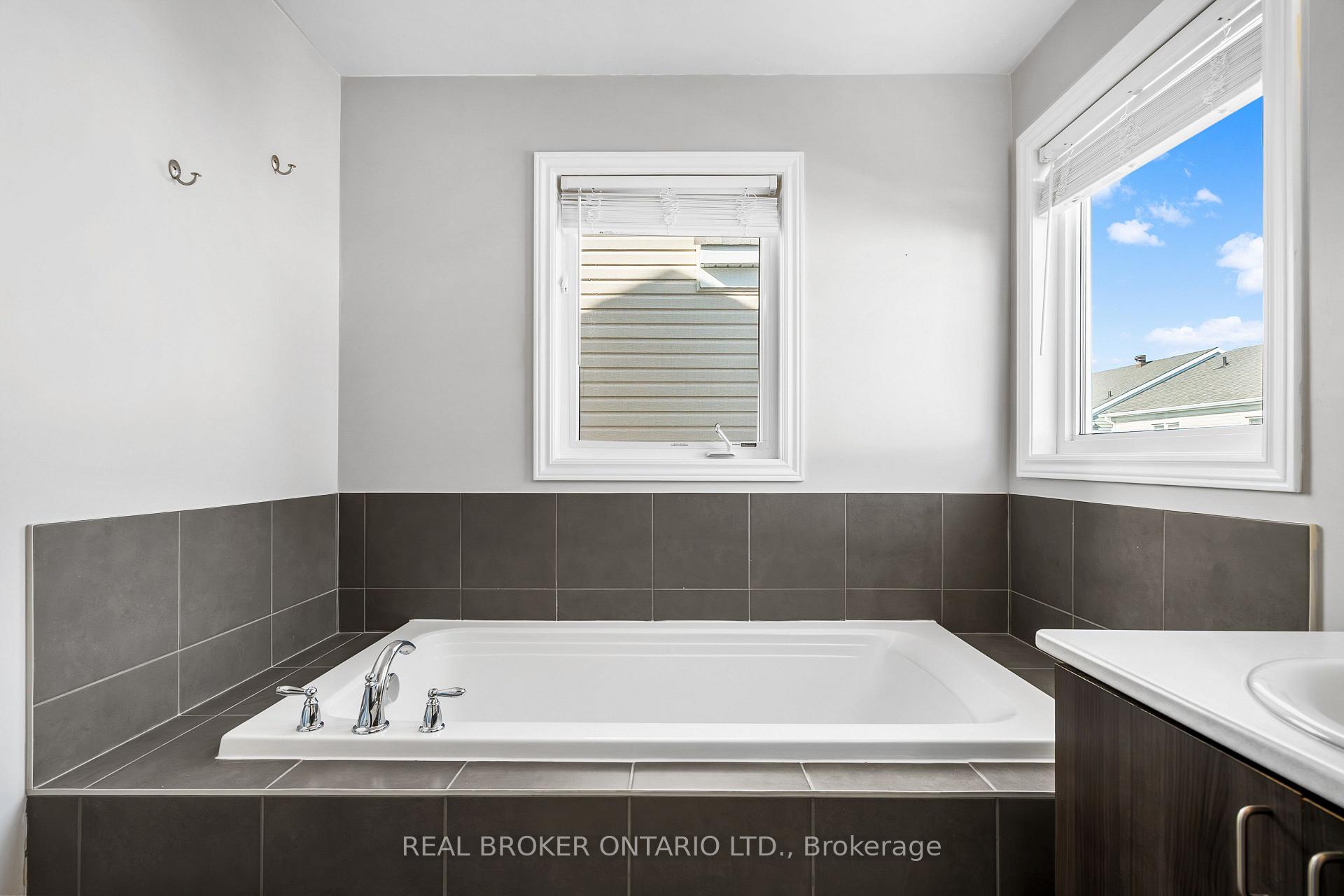 Photo 24 of 256 Rivertree Street, Ottawa, Kanata - Emerald Meadows/Trailwest — HOMEH