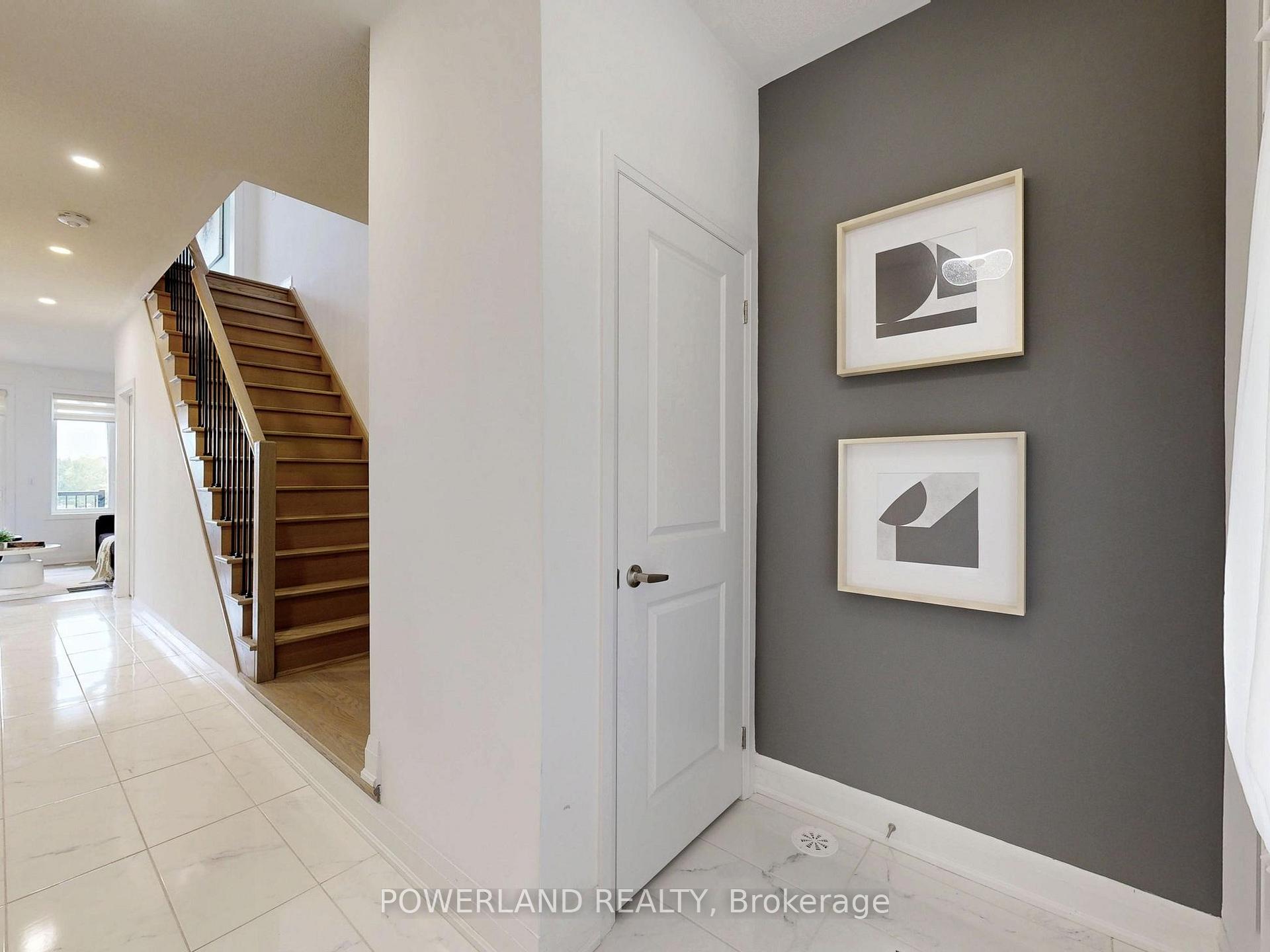 Photo 2 of 96 Carole Bell Way, Markham, Wismer — HOMEH