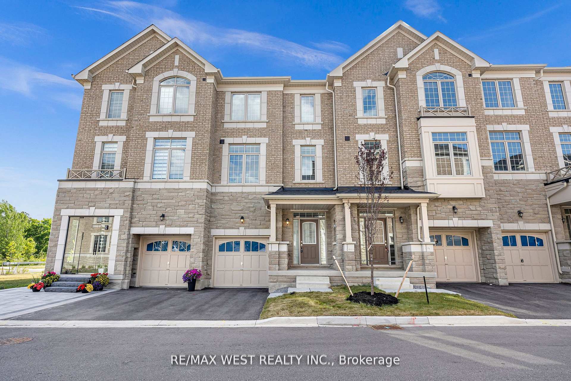 Photo 1 of 8 Andress Way, Markham, Cedarwood — HOMEH