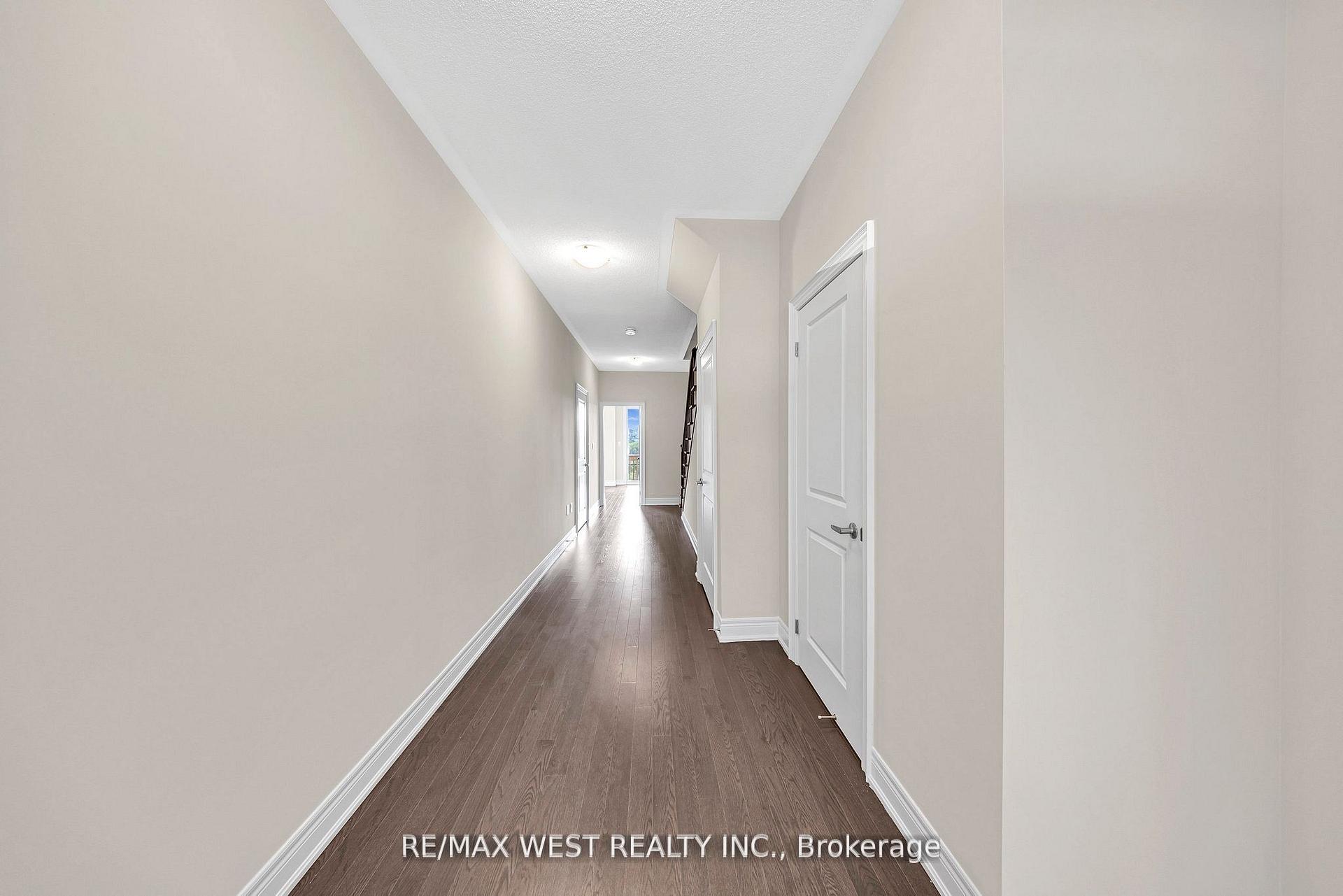 Photo 5 of 8 Andress Way, Markham, Cedarwood — HOMEH