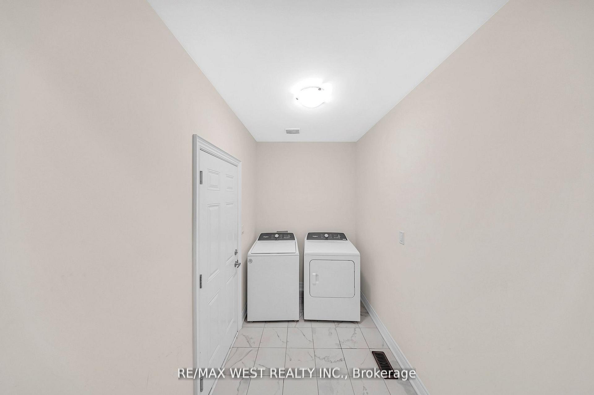 Photo 35 of 8 Andress Way, Markham, Cedarwood — HOMEH